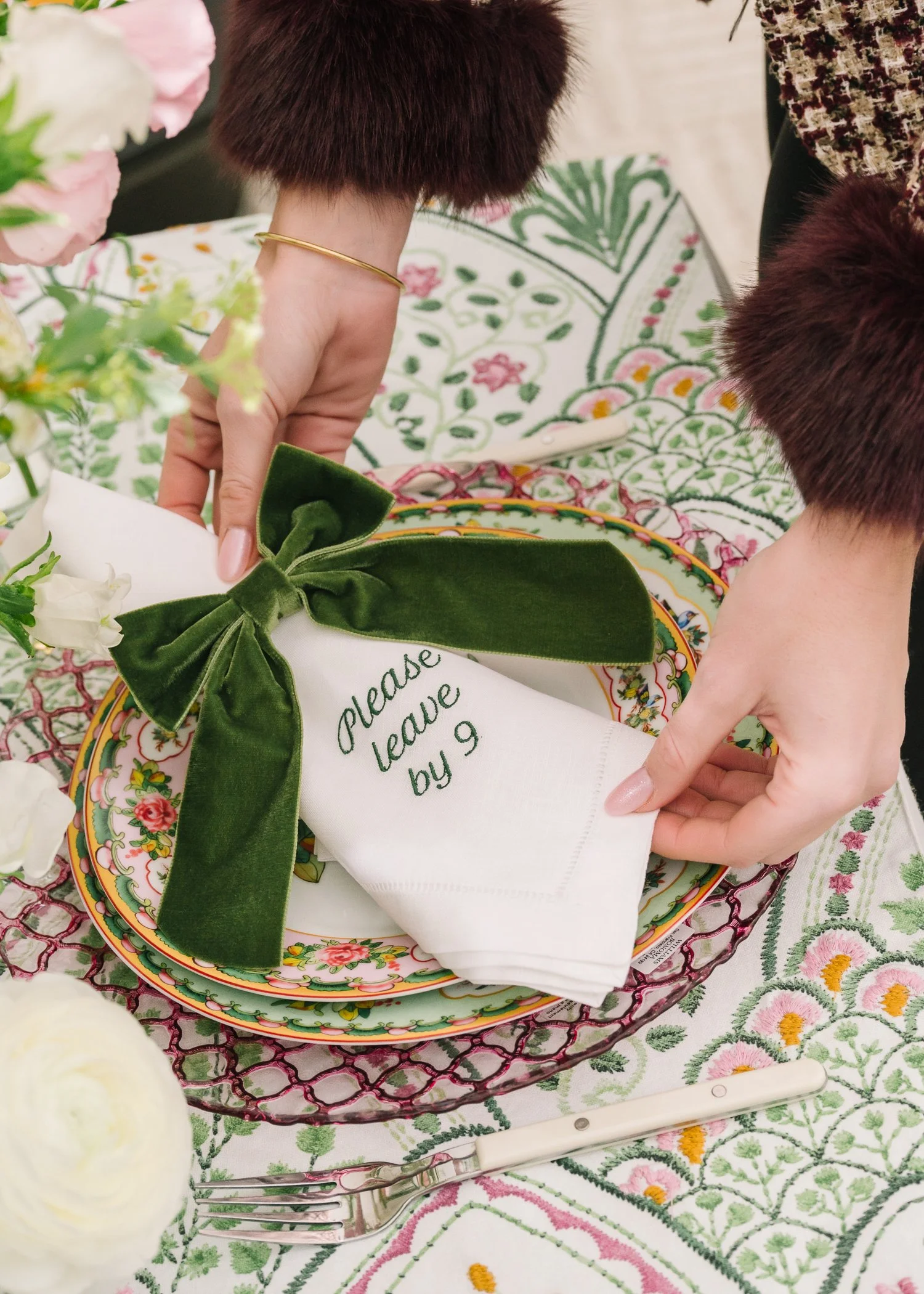 How to Host Easter Without Losing Your Mind (and Still Make It Chic)