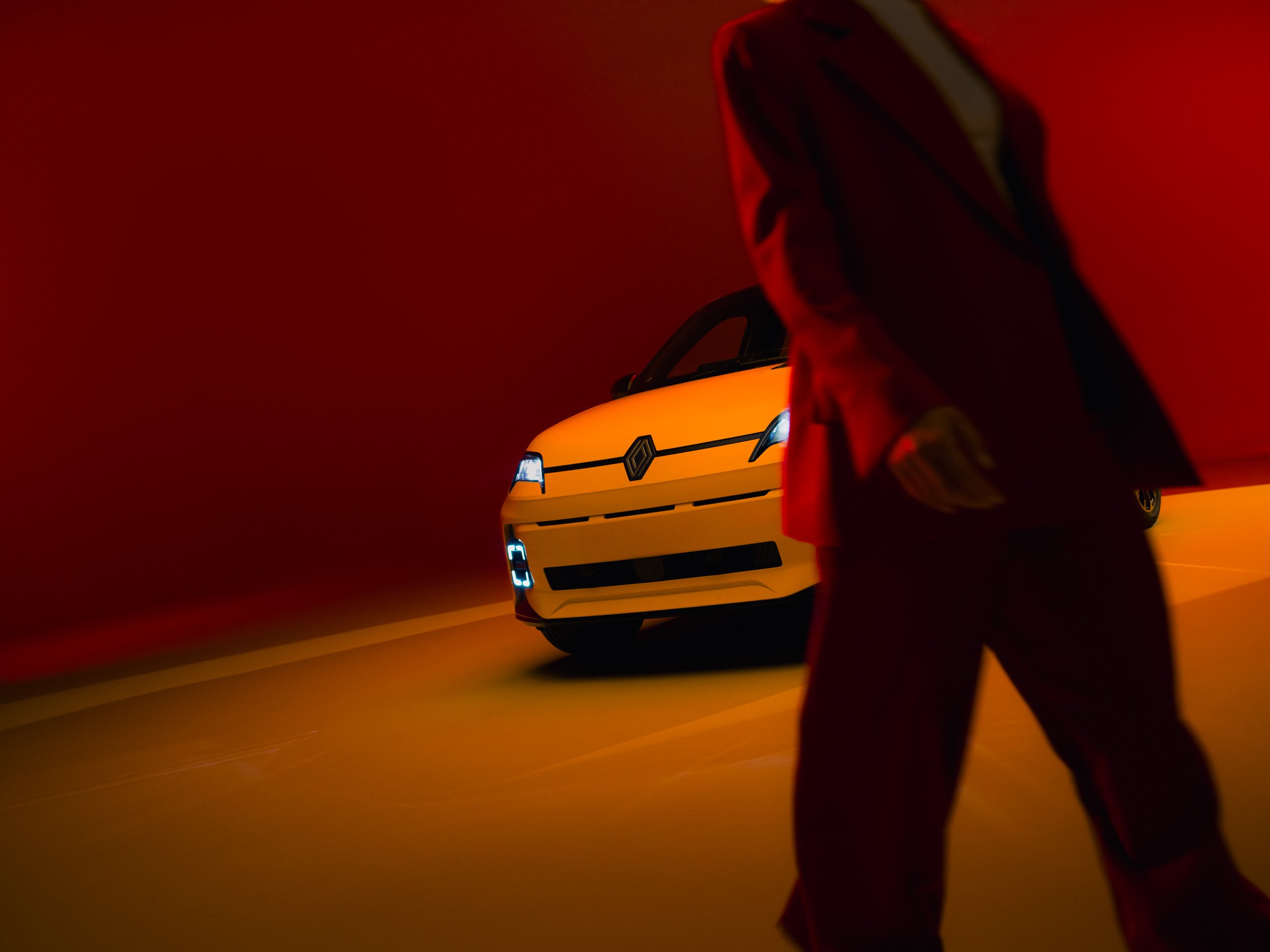 Renault5_Spec_March25_ByTomKahler_Lowres-10.jpg