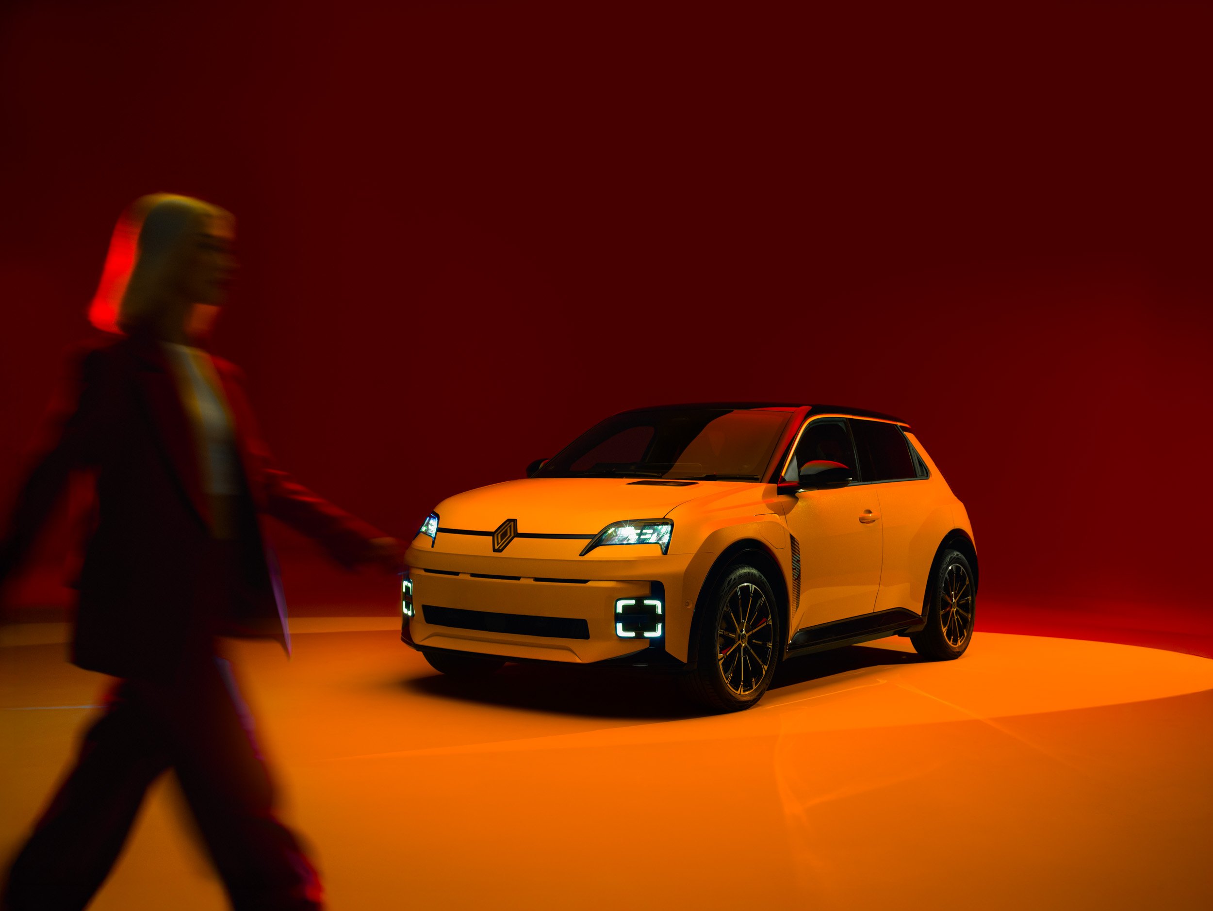 Renault5_Spec_March25_ByTomKahler_Lowres-9.jpg
