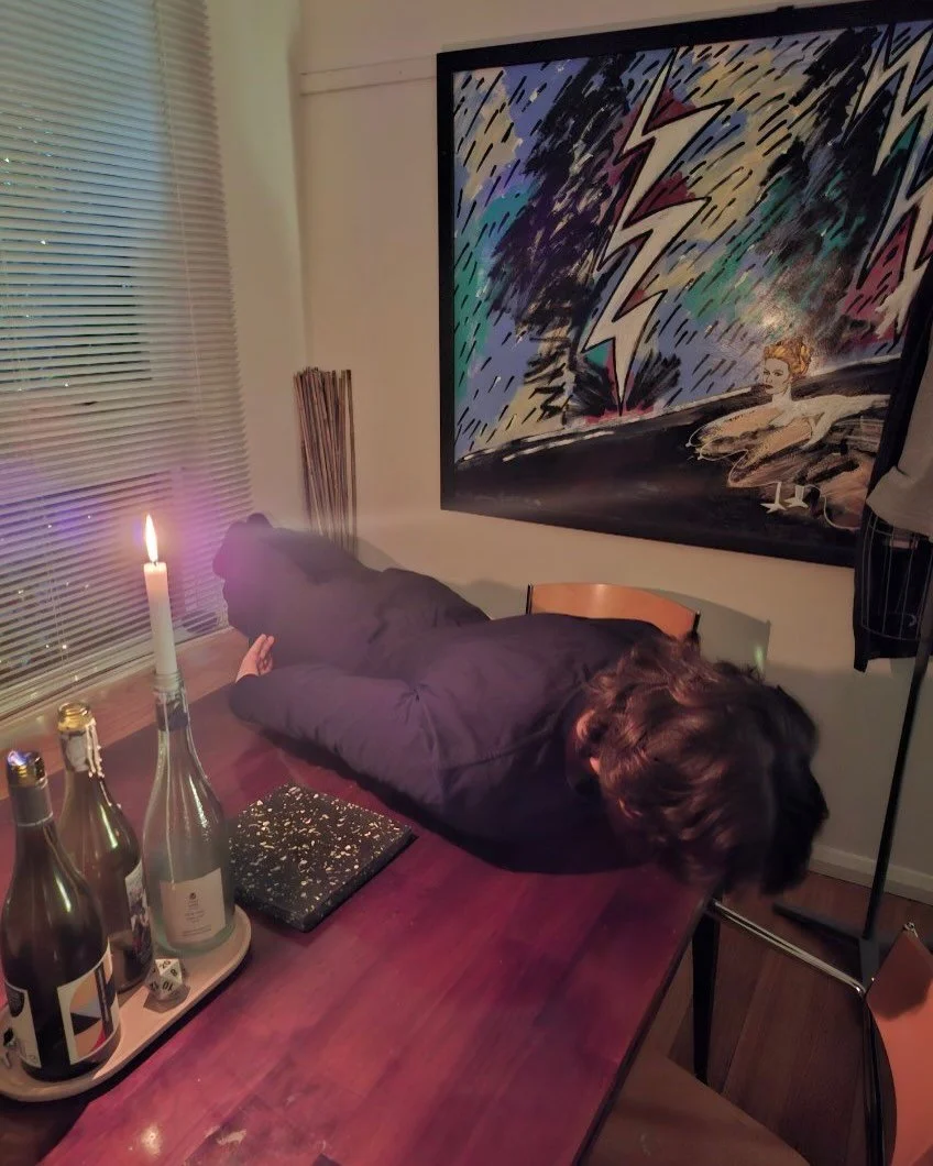 1. planking ringlets 2. #kaytranada &amp; being my own nail tech 3. early morning light // cosy 

#life #is #good #naarm