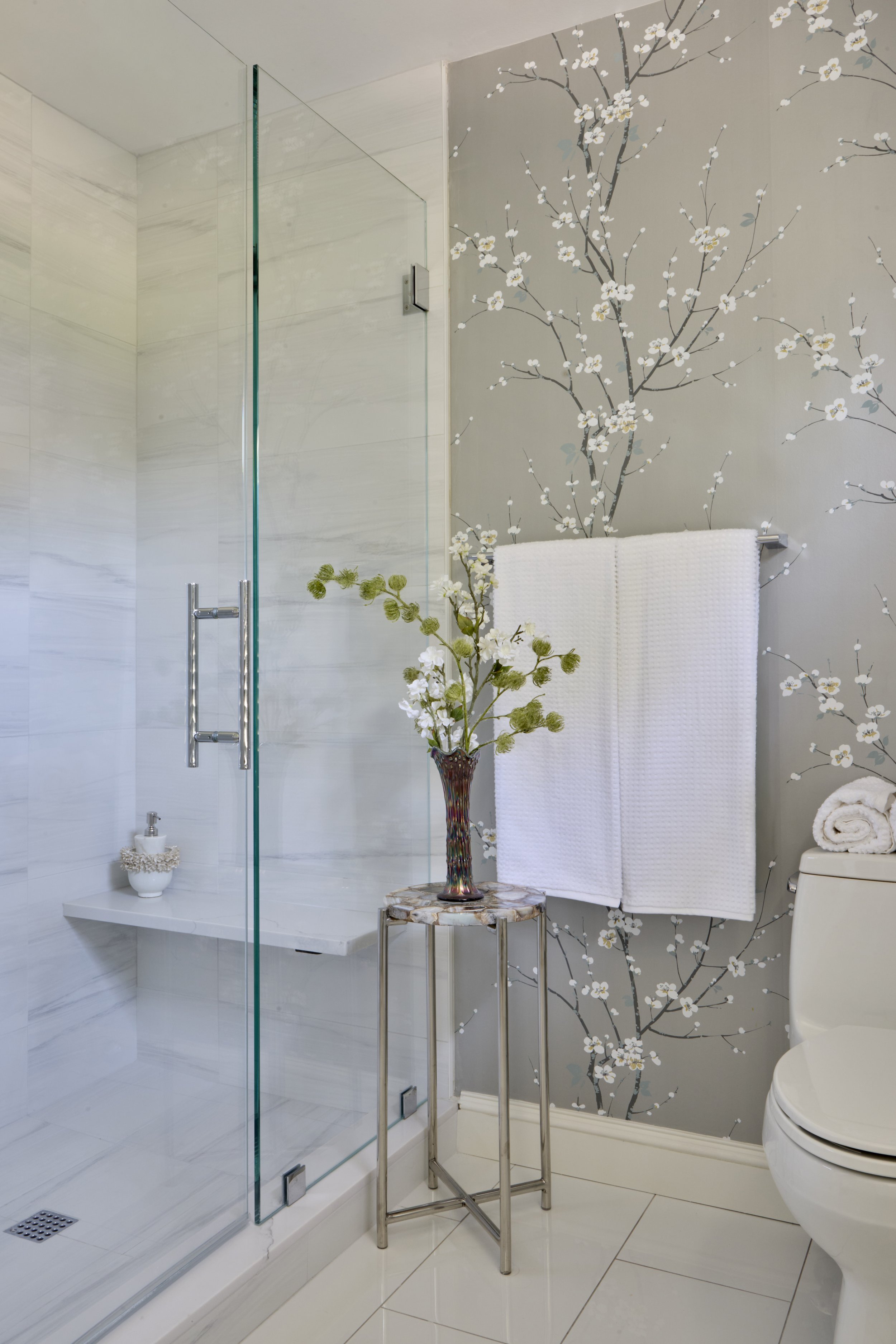 Old hill guest bath.jpg
