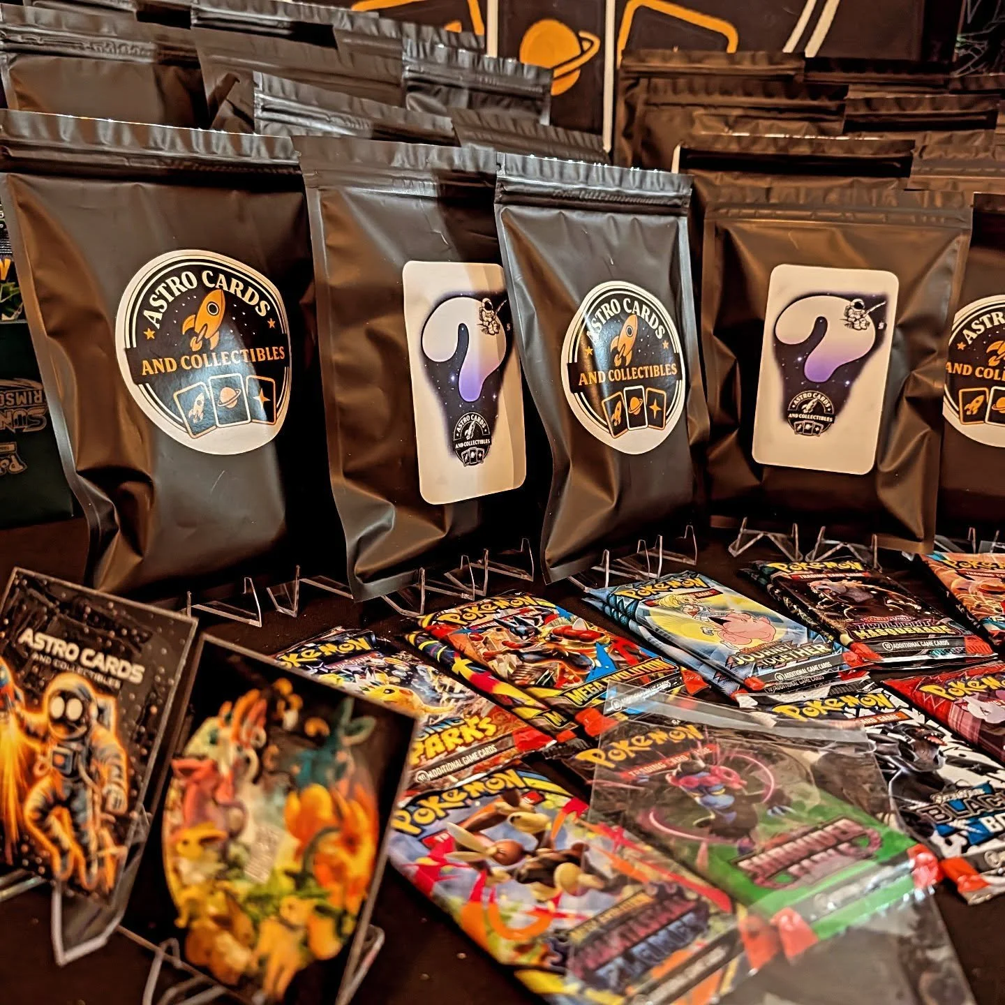 Getting ready for our whatnot show tonight! Mystery Bags online debut! Check the link in our bio to find us on whatnot!
#pokemoncards #whatnotpokemon #pokemonmysterybag