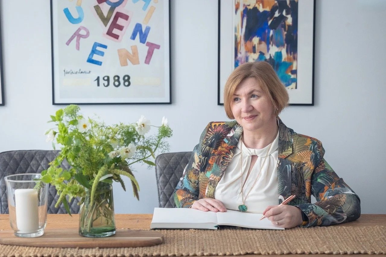 EW Oct 23 - Table 006 copy Large.jpg