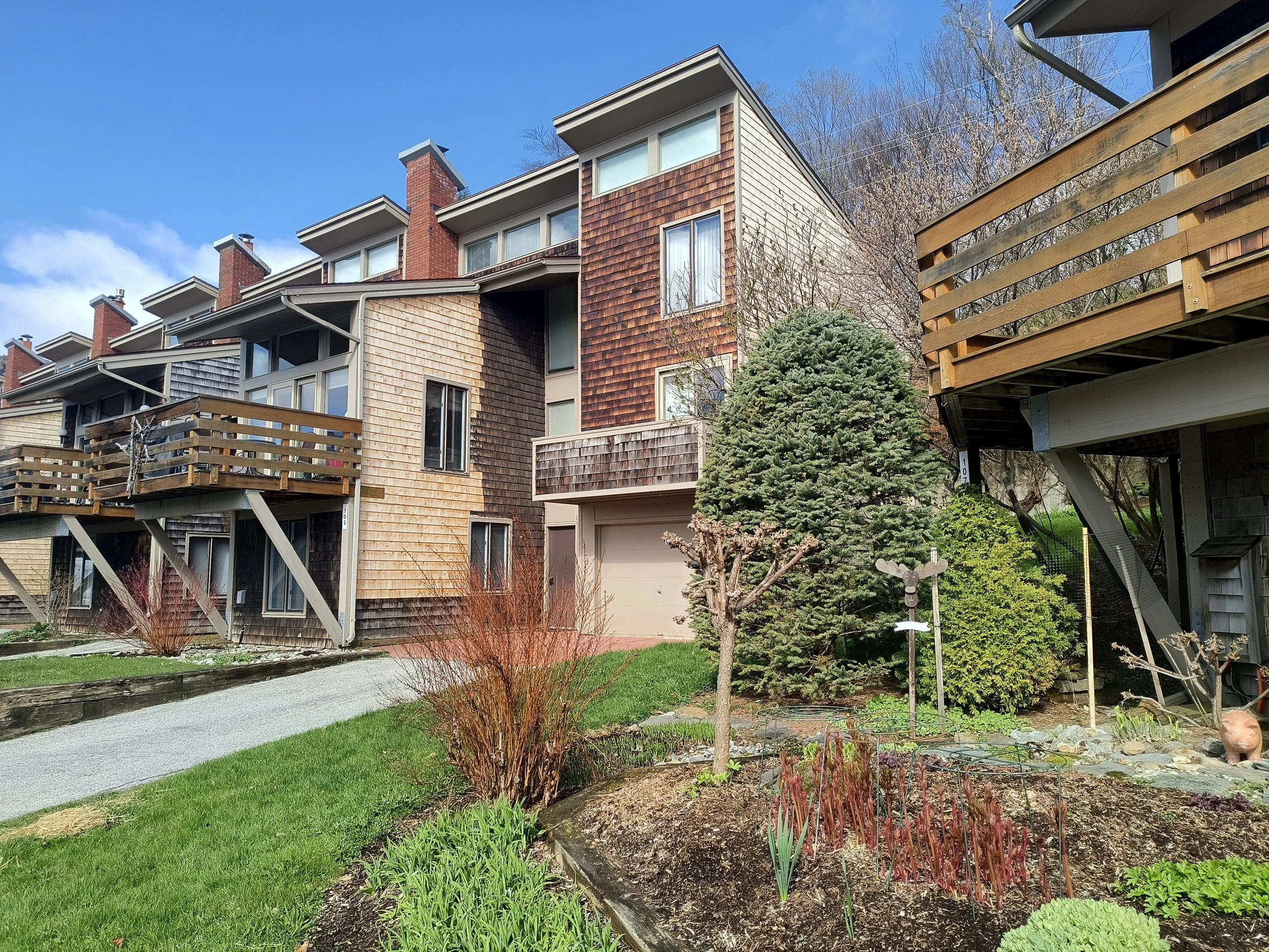 4 Bedroom Forum (Not Available) for the 2026-2027 Ski Season)