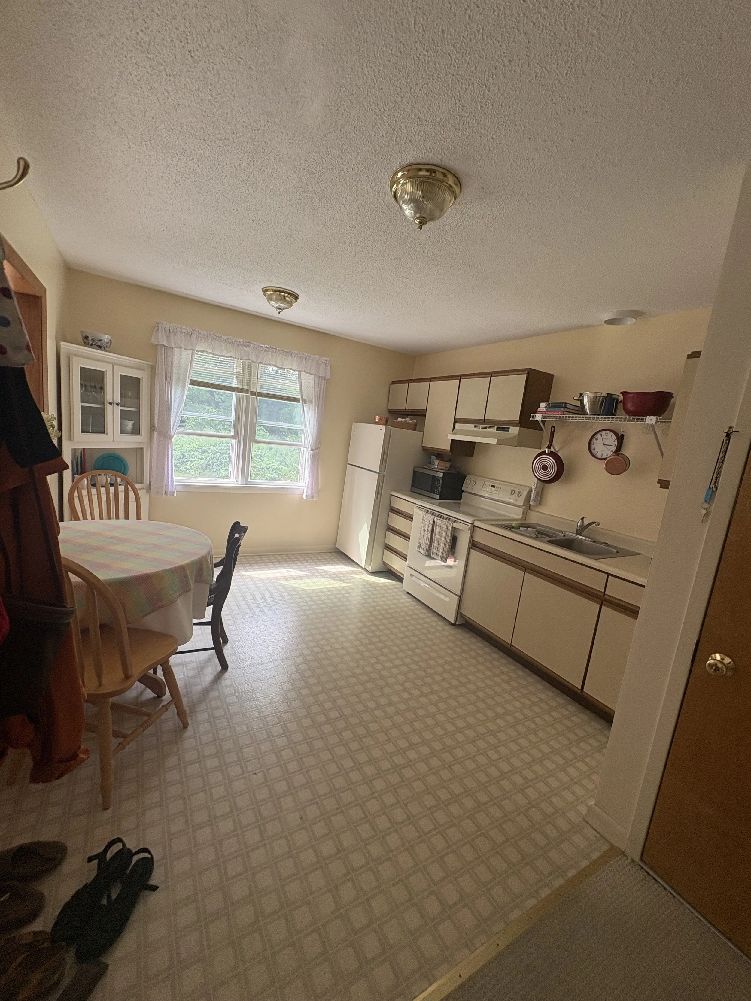 Eat - In Kitchen