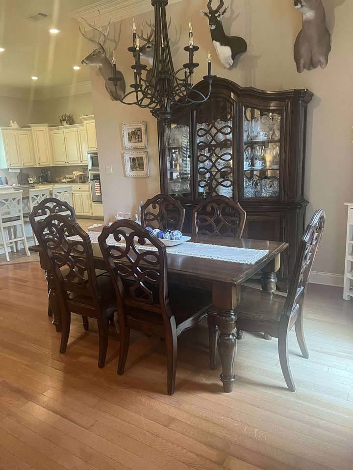 Red Oak custom edge 6 person with chairs 2.jpg