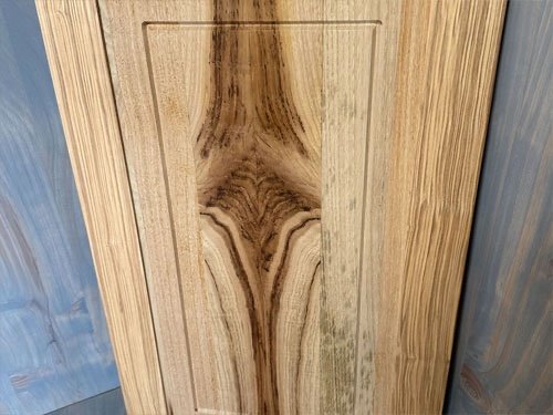 Chestnut Single Routed Edge
We can build your kitchen to really fit in with your needs... for me it was about having real natural wooden cabinets not chipboard carcasses with fanbcy plastoc doors... I love rustic and so mixing up the woods we had a