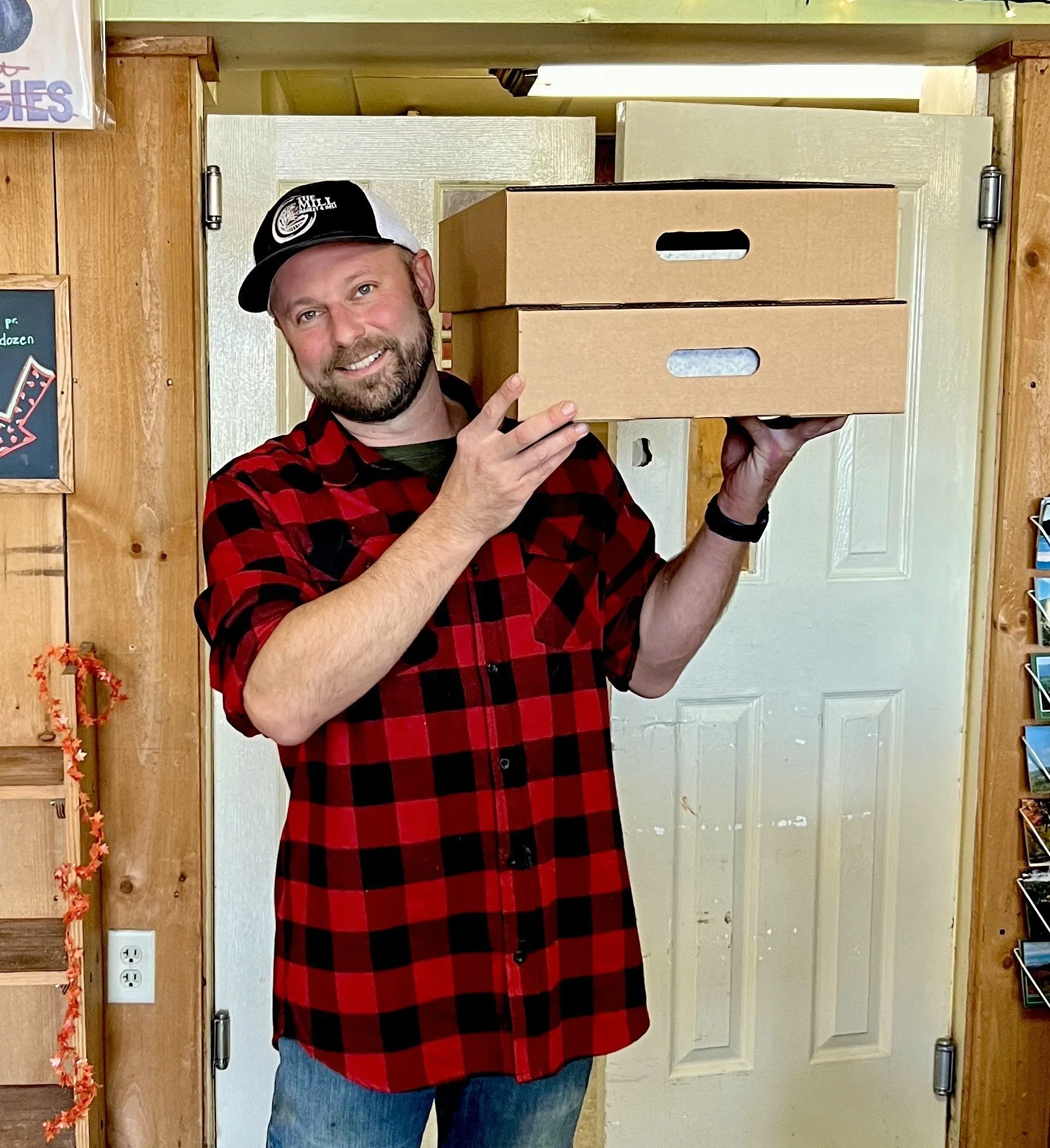 There goes Chef Jim&hellip; arms full, headed out the door with another round of boxed sandwiches 🚶&zwj;♂️🥪

Nothing fancy&mdash;just a whole lot of good food getting where it needs to go. Office lunches, meetings, backyard get-togethers&hellip; we