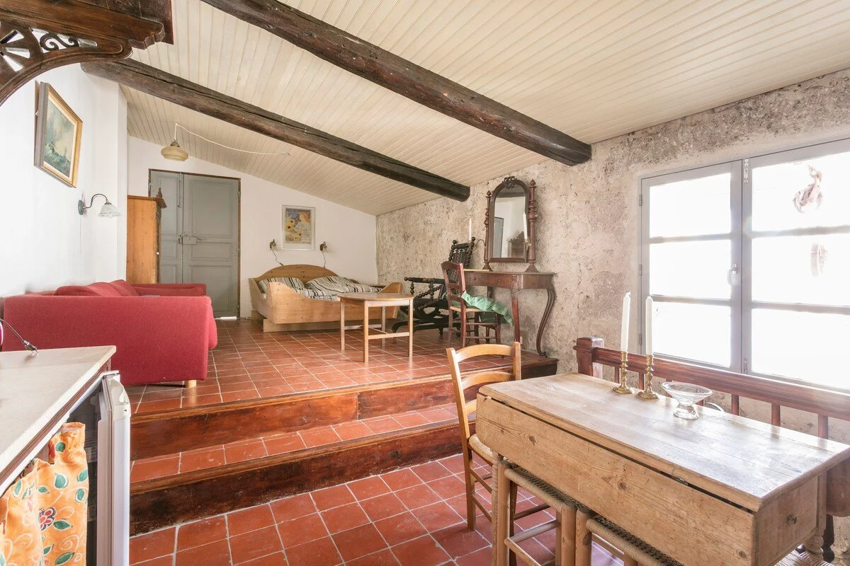 Værelse 4, stue 2 og køkken 2