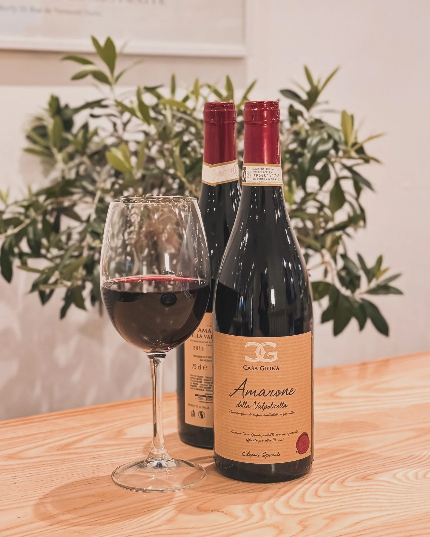 ✨ Seen this post? It&rsquo;s a sign.
Pop into Greko for a glass of Casa Giona Amarone della Valpolicella 🍷

Pair it with:
🥩 Grilled meats or tender lamb
🥗 Feta or saganaki
🍆 Roasted vegetables with herbs

Let every sip and bite take you on a flav