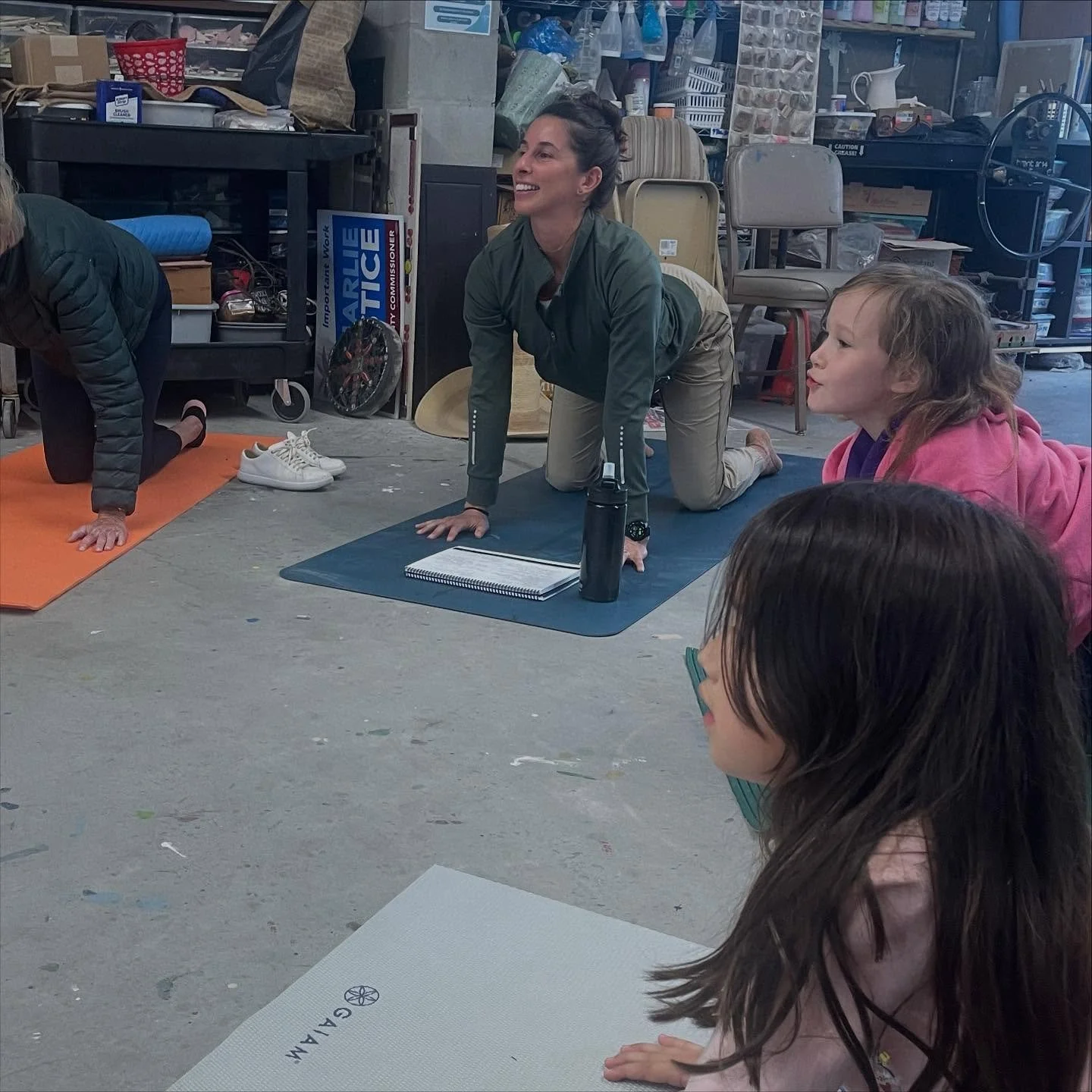 Have you ever seen such cute cows? 🐮 thank you so so much to guest instructor @carolineberkey_ for teaching us about bear&rsquo;s journey through an adventurous yoga session at yesterday&rsquo;s Mindfulness for Littles class! 💖✨ we explored breath,