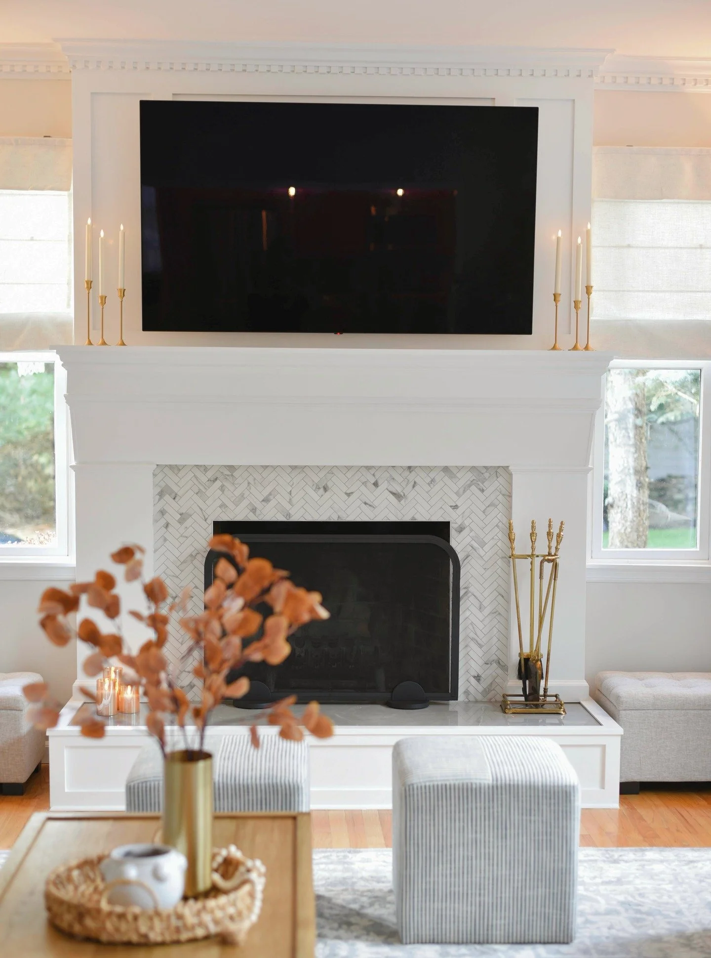 a little Throw Back Thursday today from #projectCatherine, where we reimagined an outdated, dark + heavy family room into a bright + elevated space for the whole family to enjoy for years to come! 

Biggest changes in this room were:
💥a huge firepla