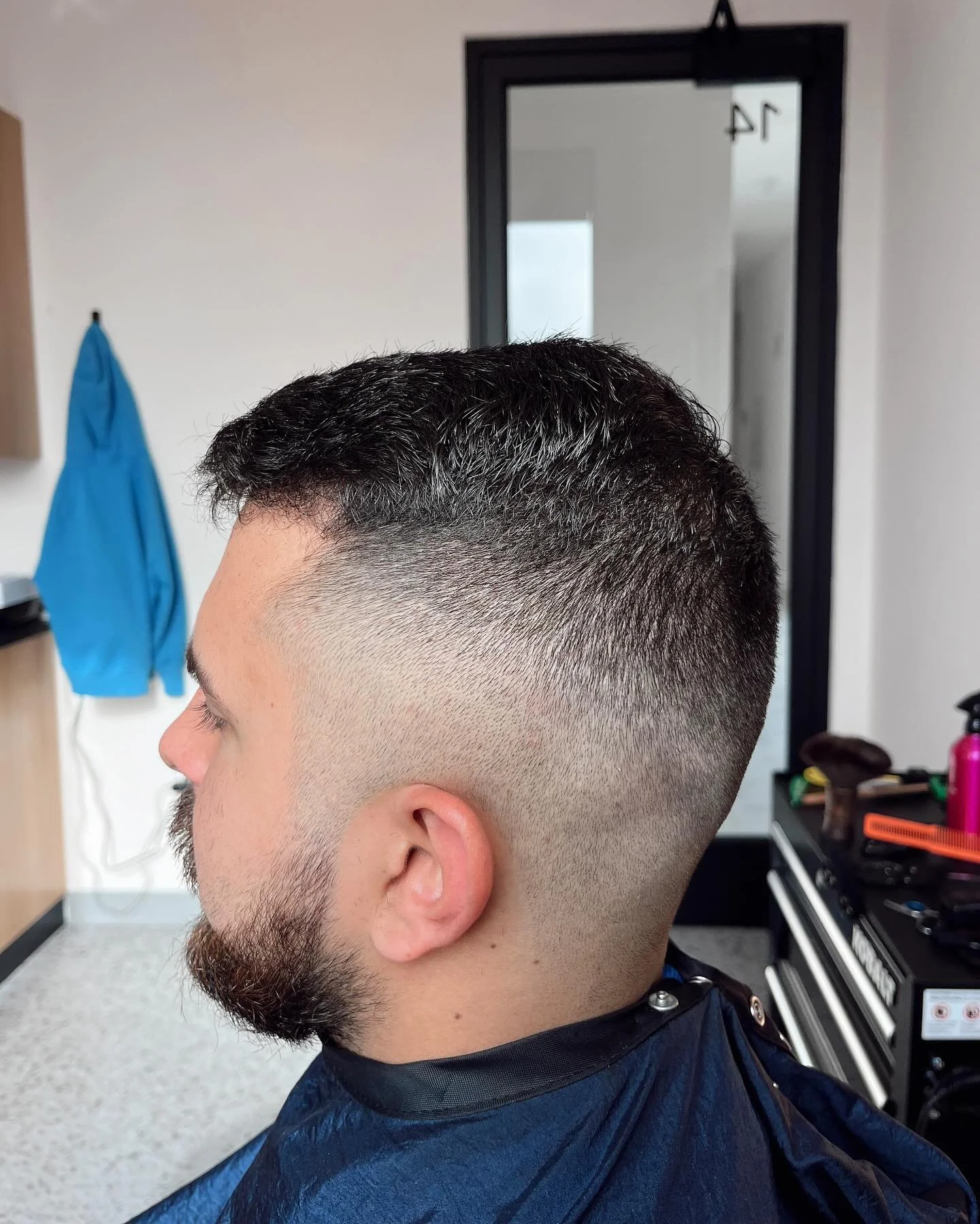 skinfade 

#barber #rvabarber #femalebarber #wahl #gamma #stylecraft