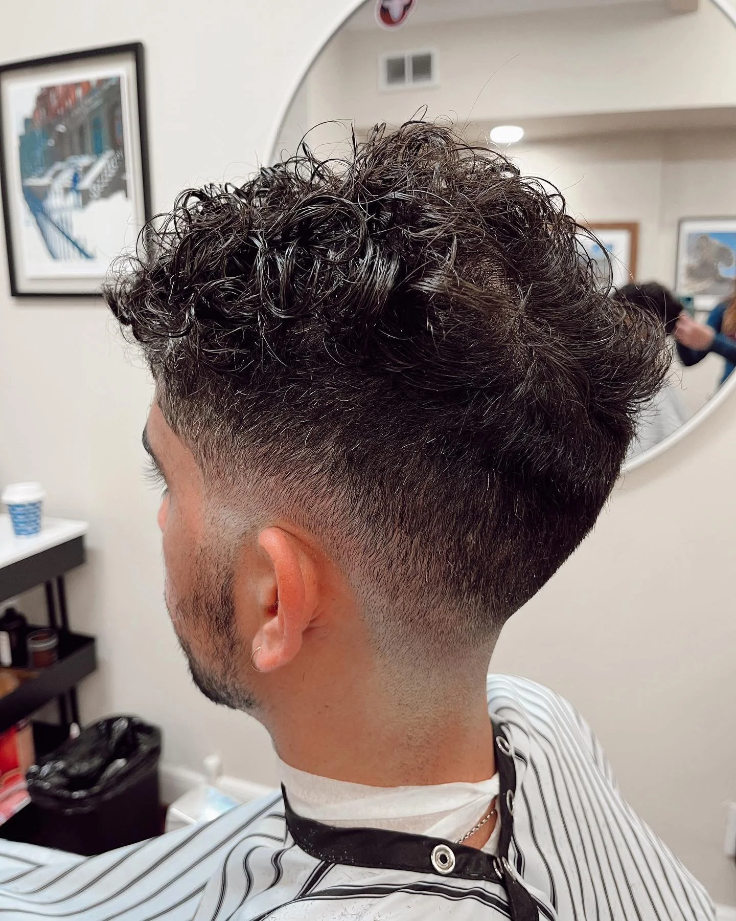Low skin fade thank you! @angeldavid0106 
@station_10_barber 

#barber #ladybarber #femalebarber #wahl #gamma #stylecraft #fade #menshair #haircut #menshaircut #fades #tpob #tomb45 #rvabarber #barberlife