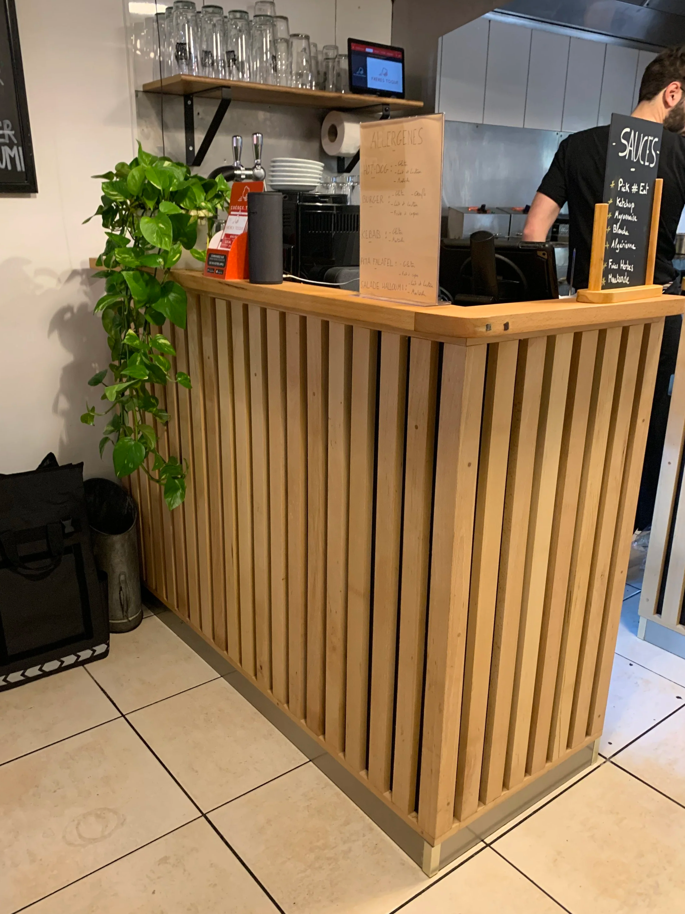 amenagement-angers-comptoir-carbone+meleze.png