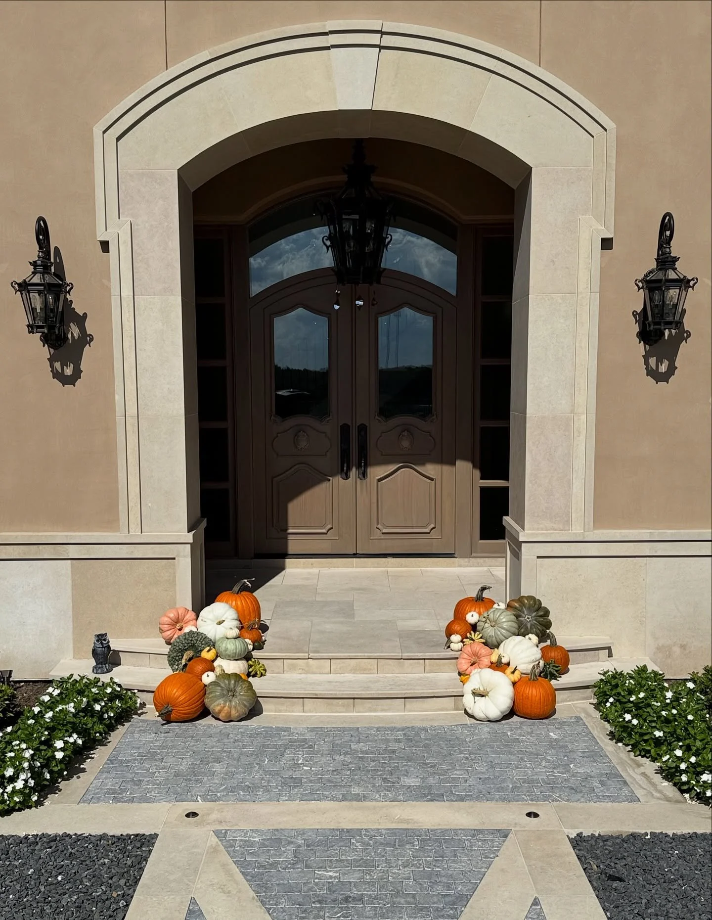 A touch of fall magic for a romantic fairytale entrance. 👑🍂✨

➡️ Link in our bio to join our email list for 2026 pre-orders 🤎

#hillcountryhausatx #austinpumpkins #fallporch