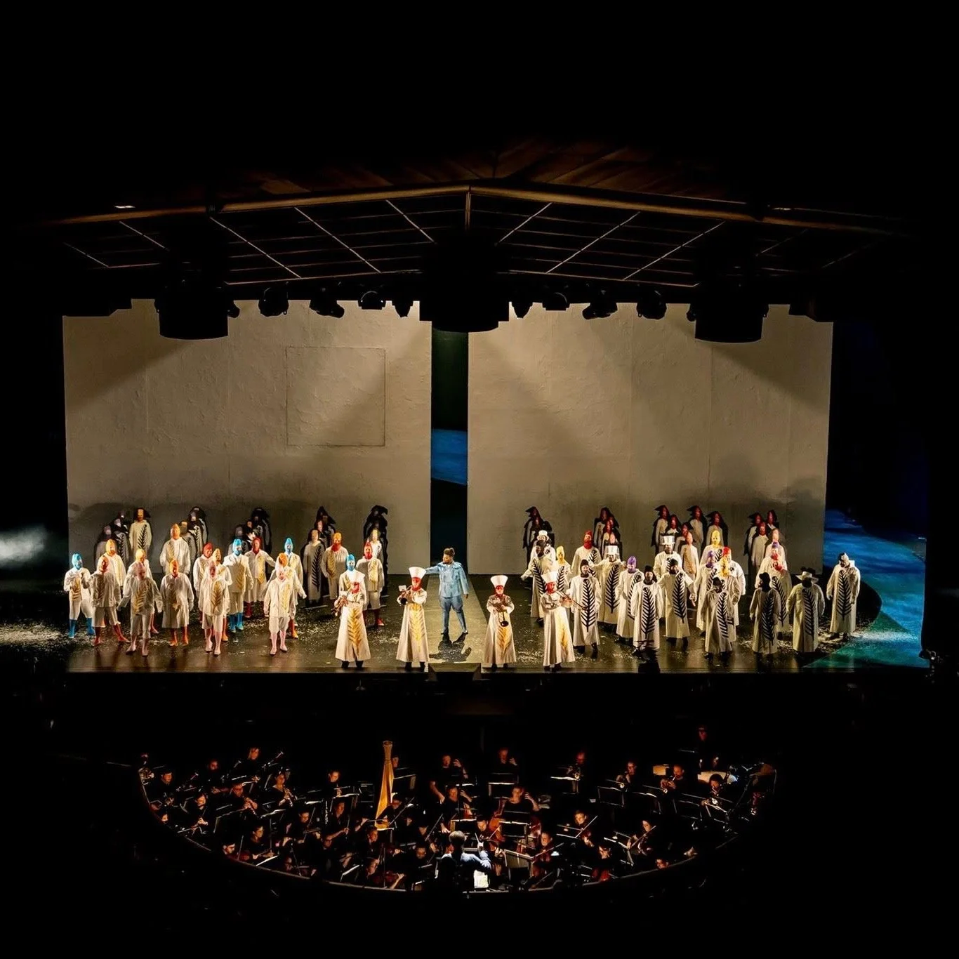 Finally, time for our opening night of Lohengrin at Malm&ouml; Opera! Toitoitoi to all fabulous soloists and chorists, to the entire stage team led by Charlotte Engelkes, and to the amazing and engaged opera orchestra! #richardwagner #malm&ouml;opera