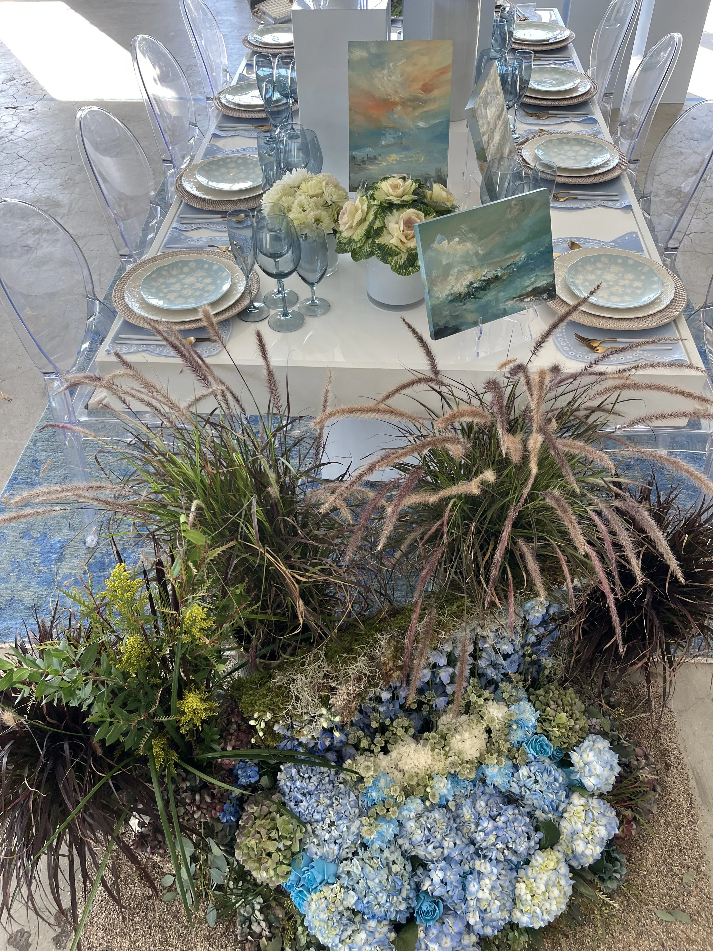 Galerie d'Orsay and Kathy Buist table installation at To Live and Dine