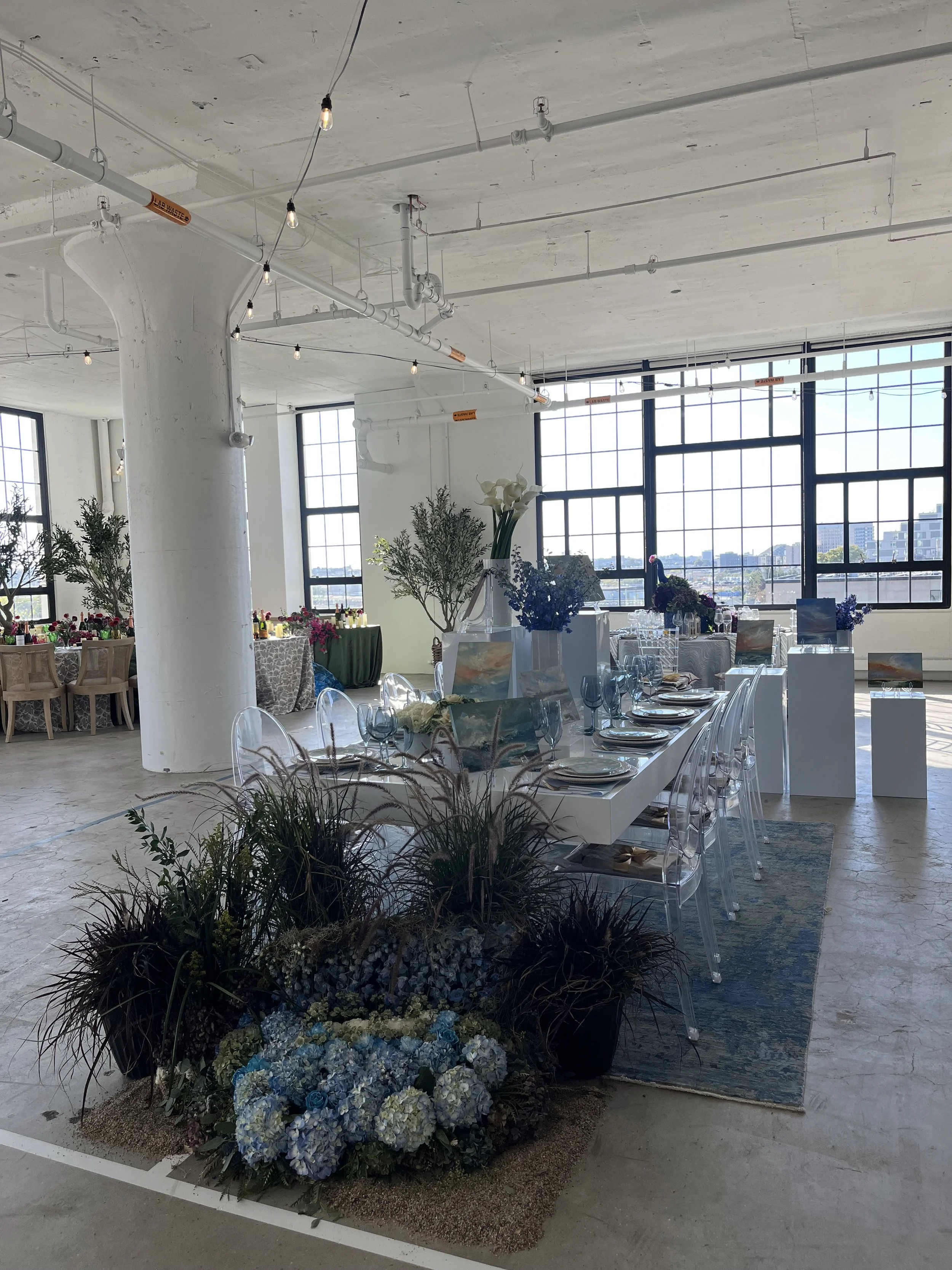 Galerie d'Orsay and Kathy Buist table installation at To Live and Dine