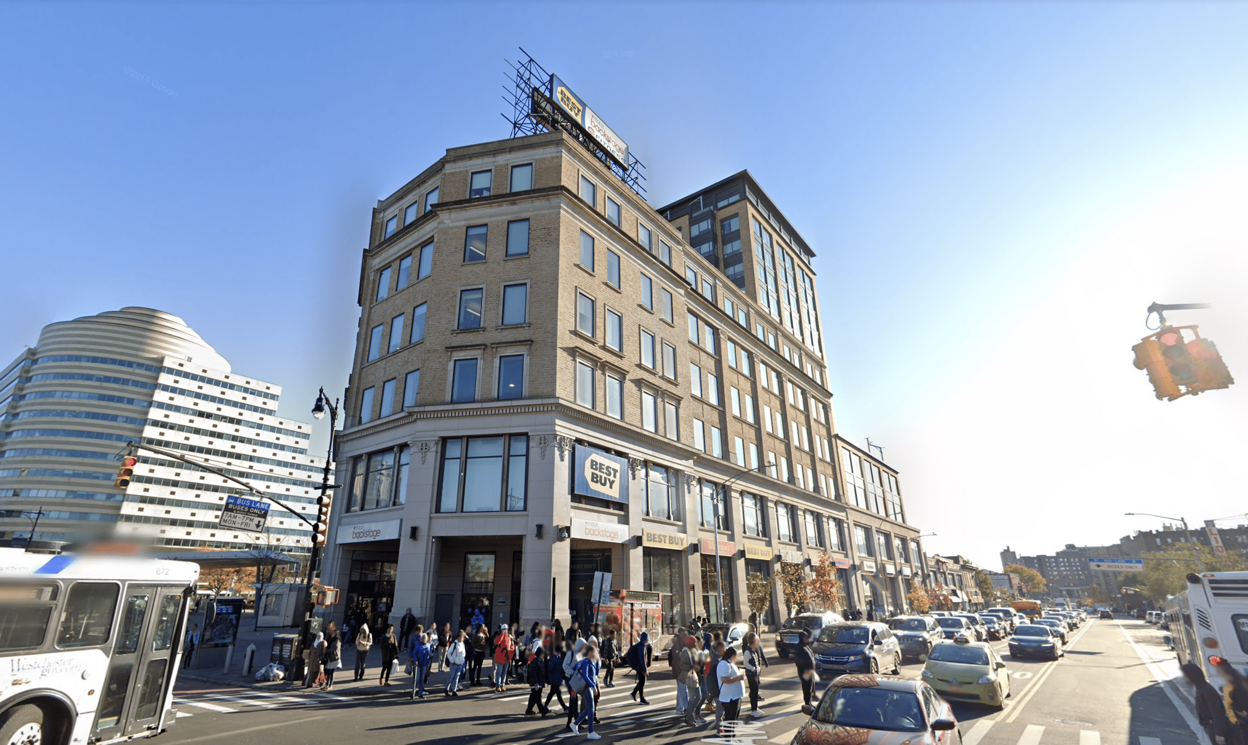 400-East-Fordham-Road.png