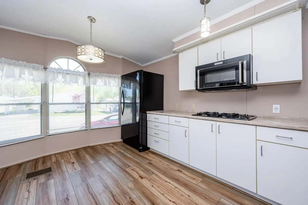 kitchen stove .jpg