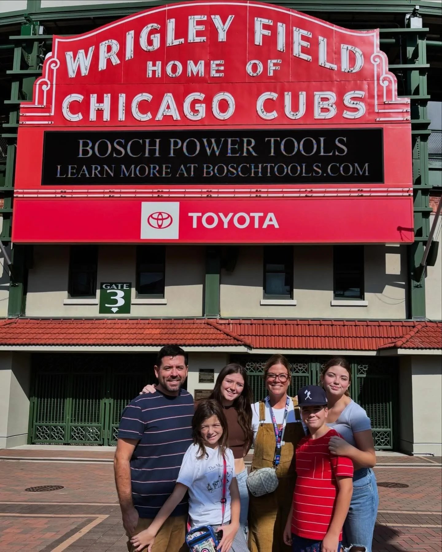 Oh hi, McHenry County! We&rsquo;re new here, so we want to introduce ourselves&hellip;

We are the Barragans, and our happy little project and organization is The Let&rsquo;s Play Too Foundation ⚾️ Brooke is a lifelong Cubs fan, a high school office 