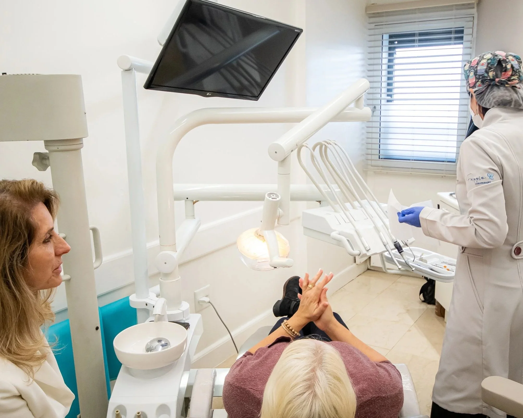 Restauração de dentes em Alphaville