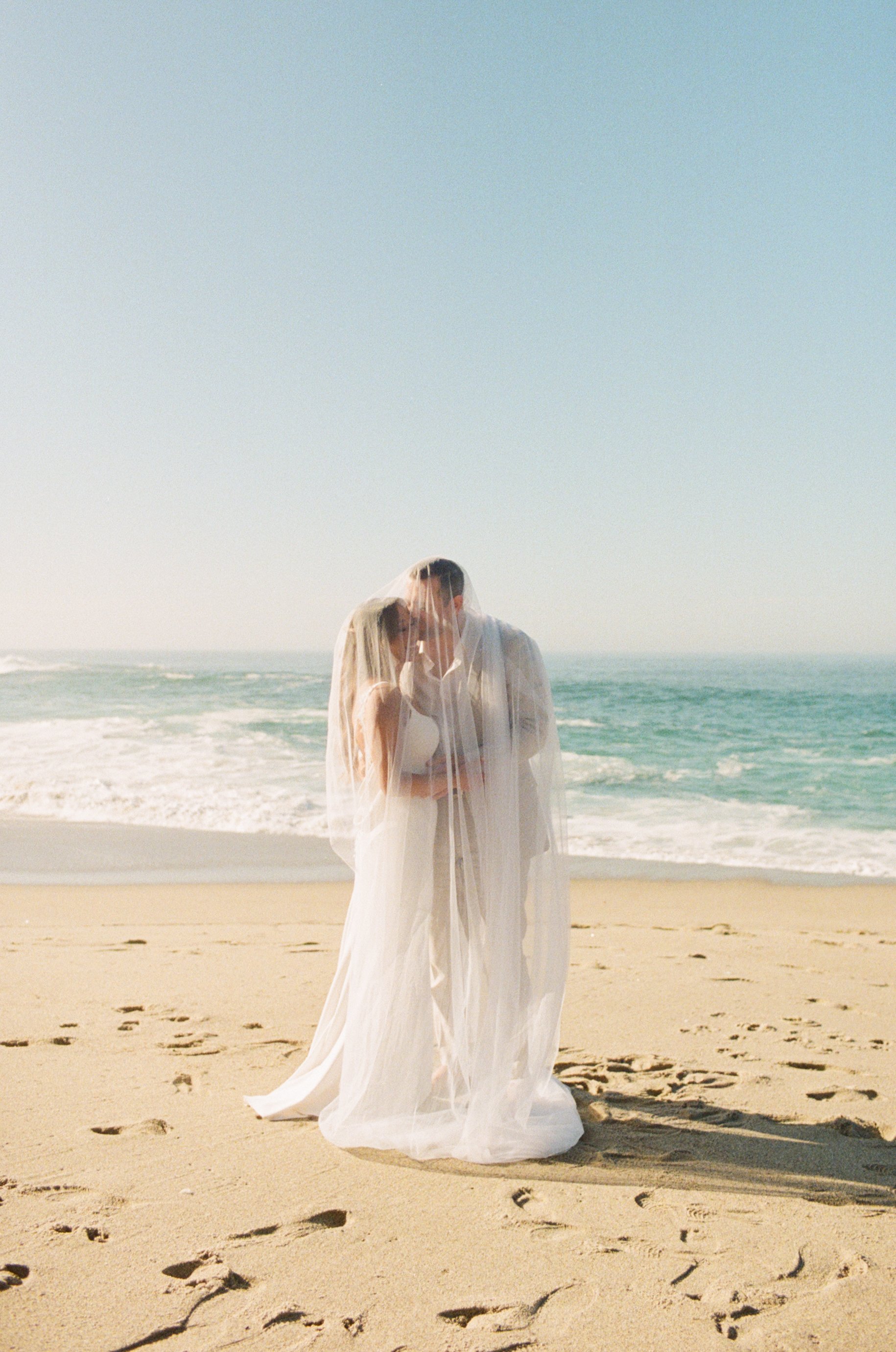 How to Choose Your Wedding Photographer When You're Comparing Fine Art Photographers at a Similar Price
