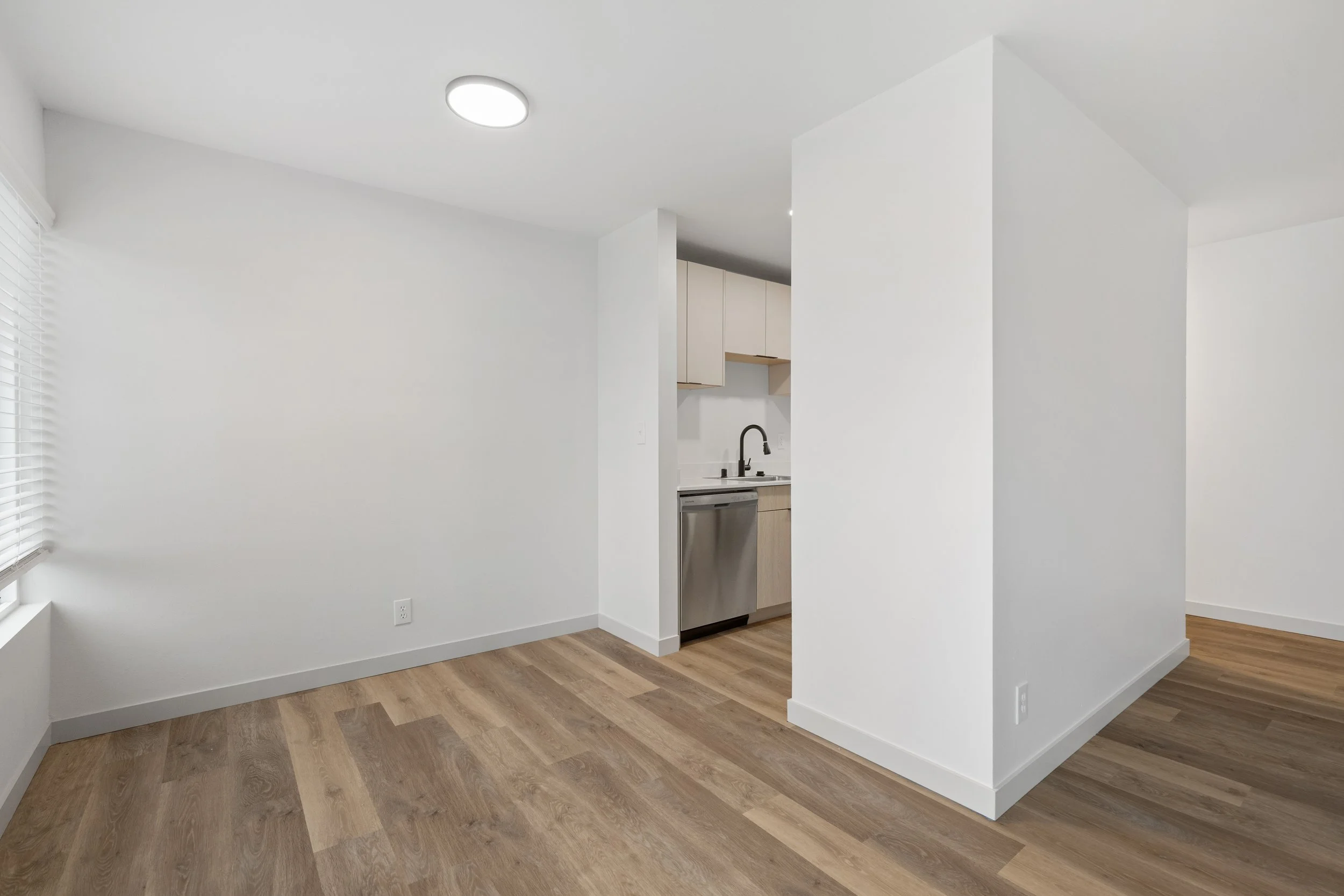 27-320 W Republican St 1-6-26-27.jpg