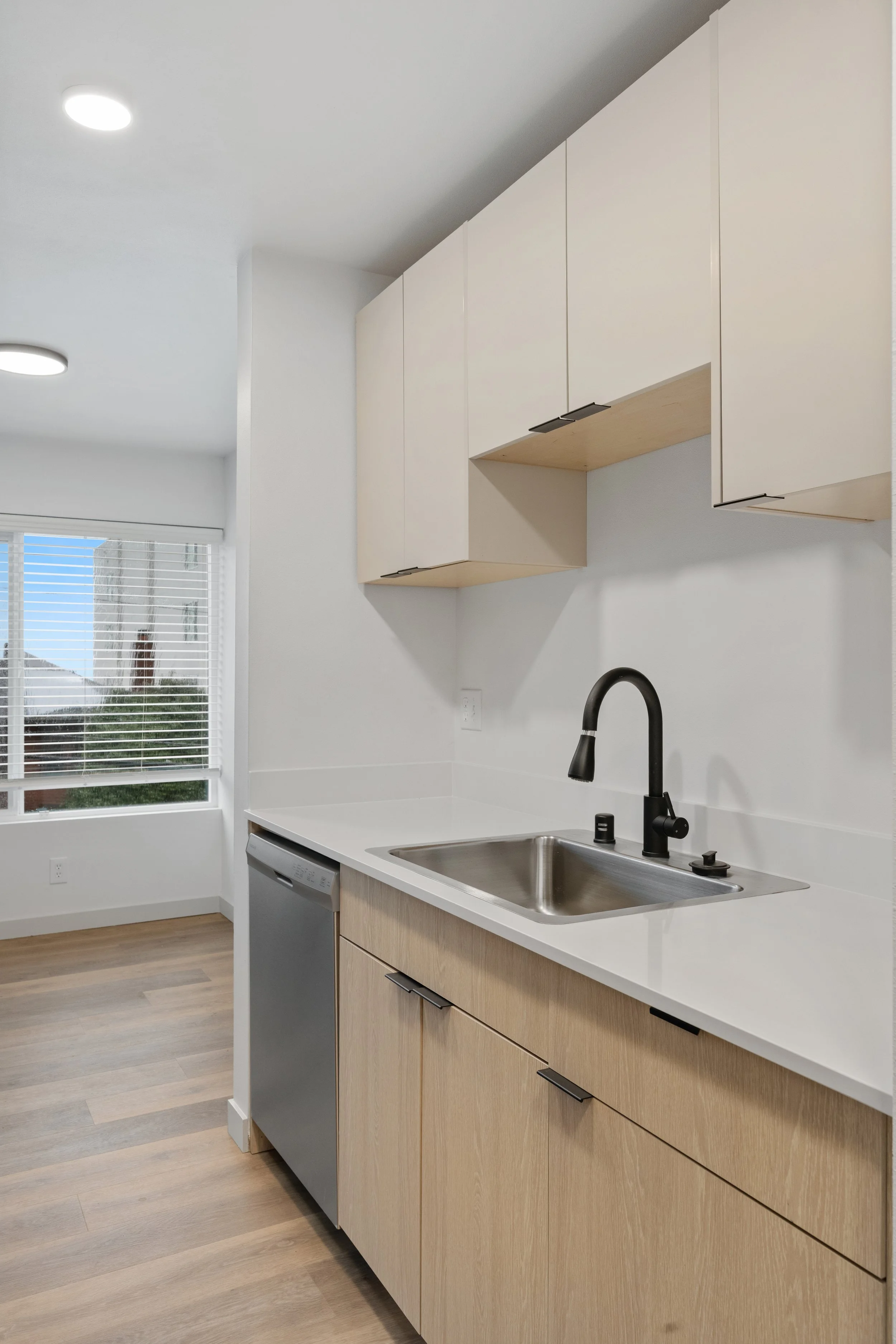 30-320 W Republican St 1-6-26-30.jpg