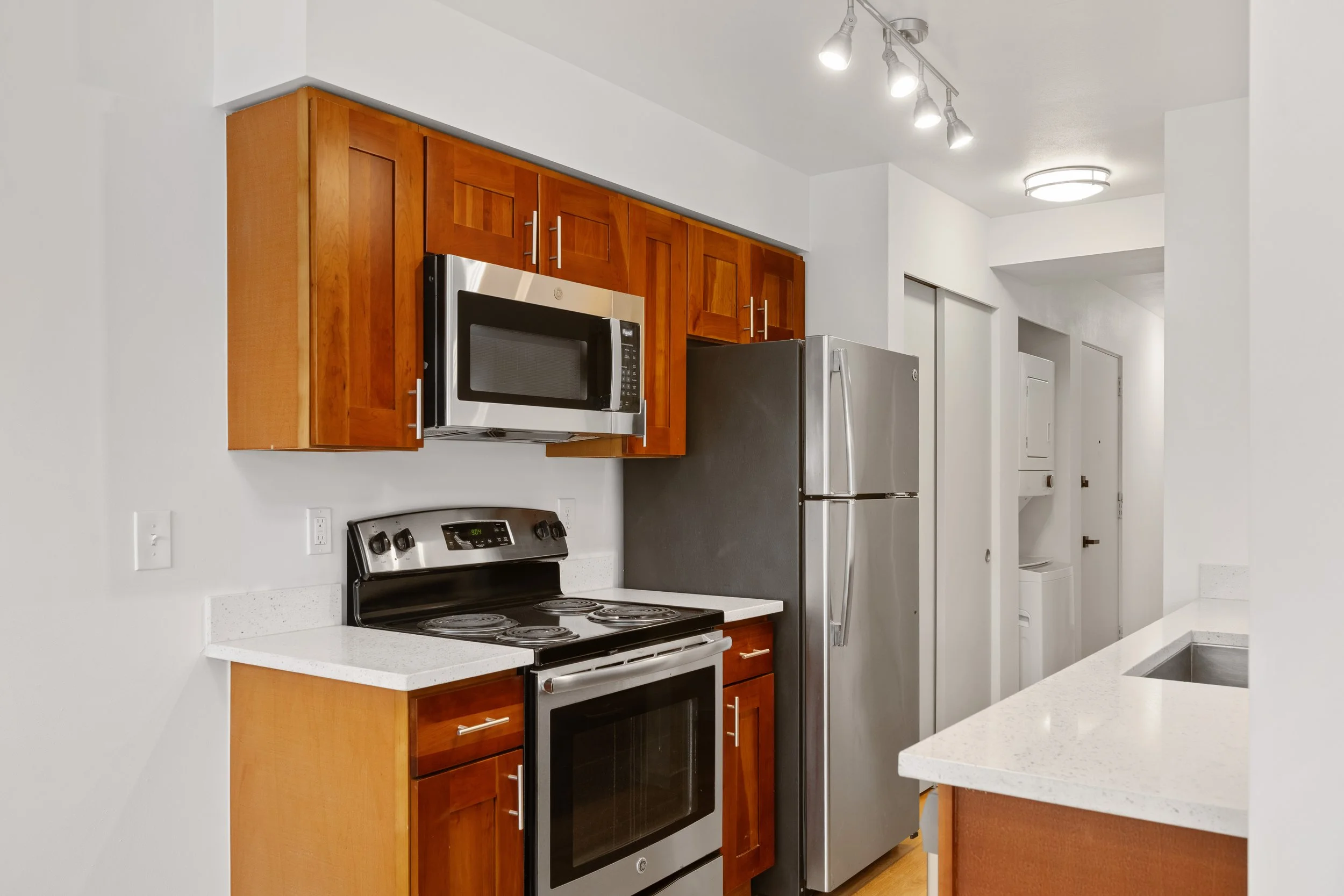 11-320 W Republican St 1-6-26-11.jpg