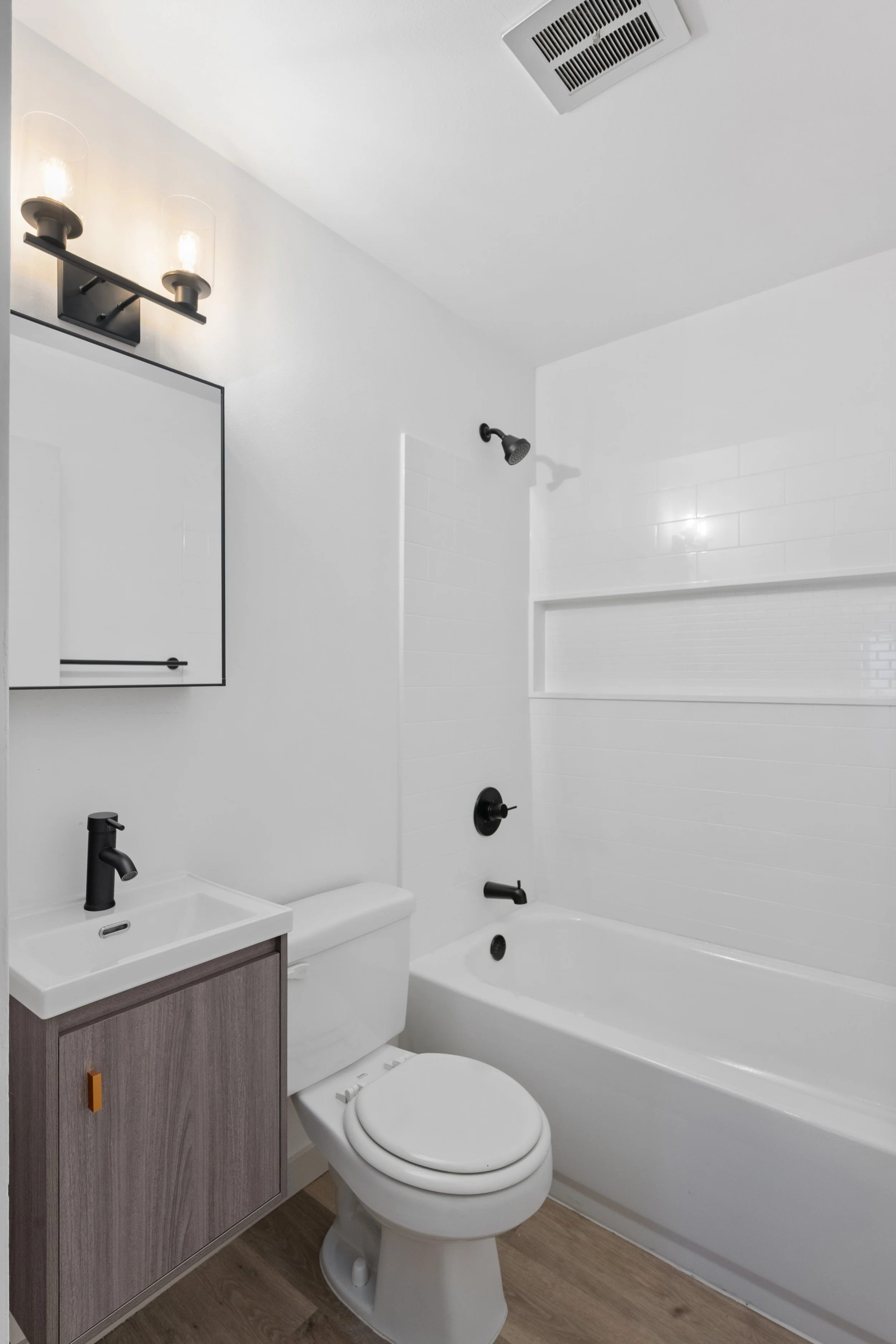 34-320 W Republican St 1-6-26-34.jpg