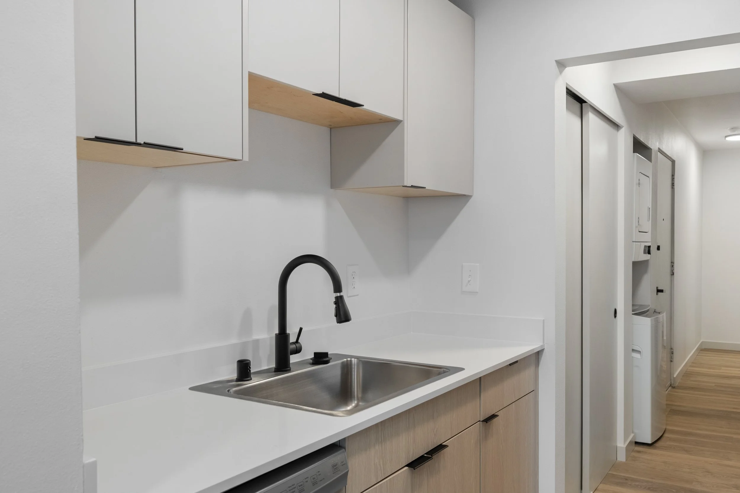 28-320 W Republican St 1-6-26-28.jpg