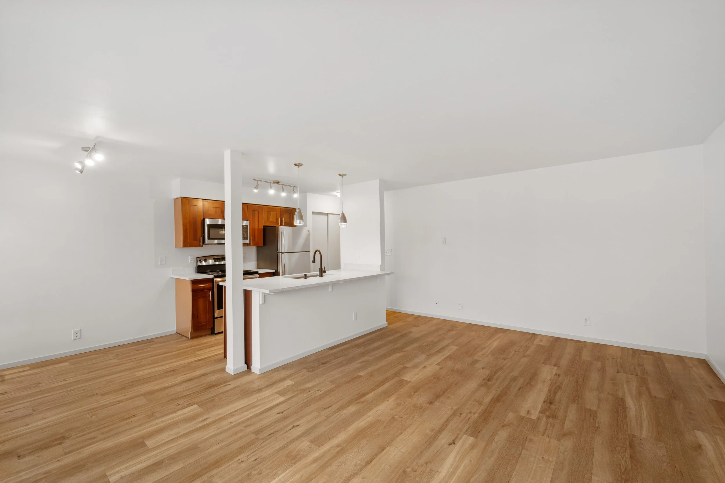 09-320 W Republican St 1-6-26-9.jpg