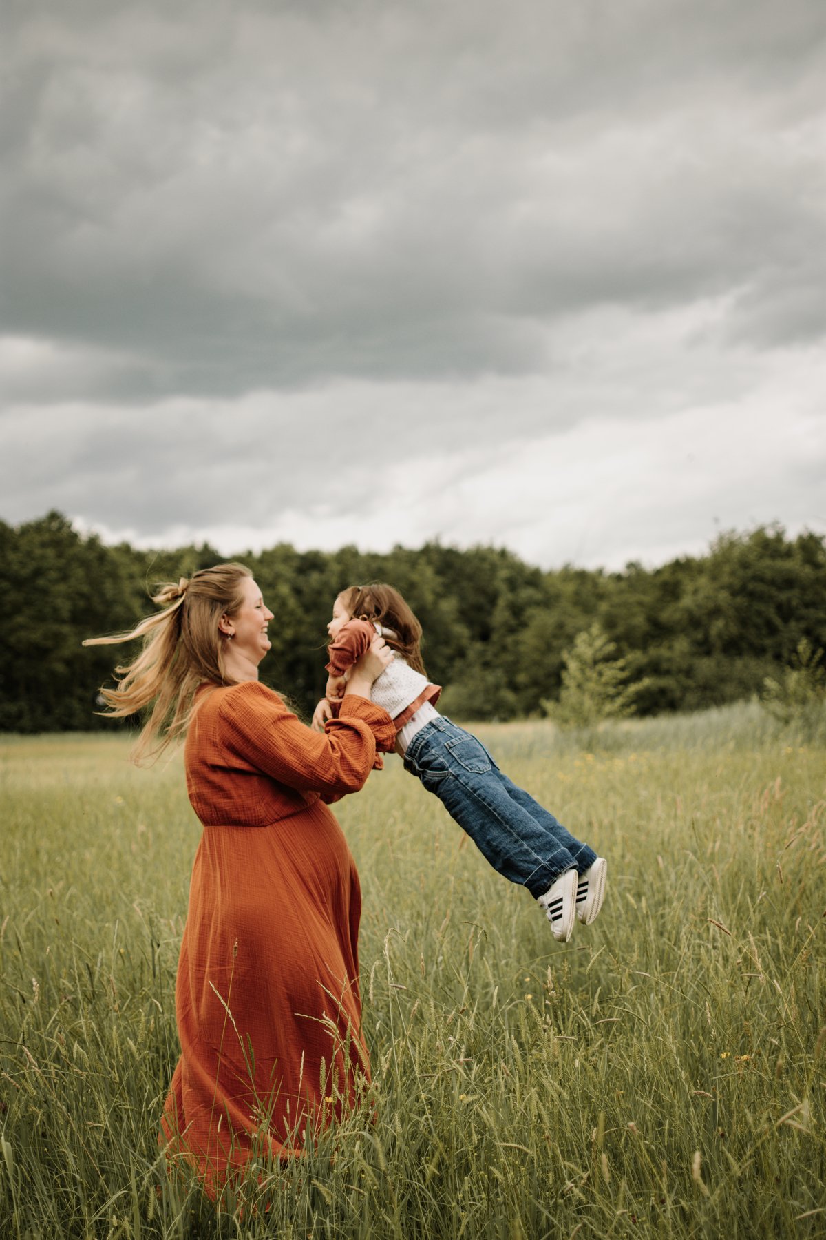 Zwangerschapsshoot-gezinsfotoshoot- Waardenburg.jpg