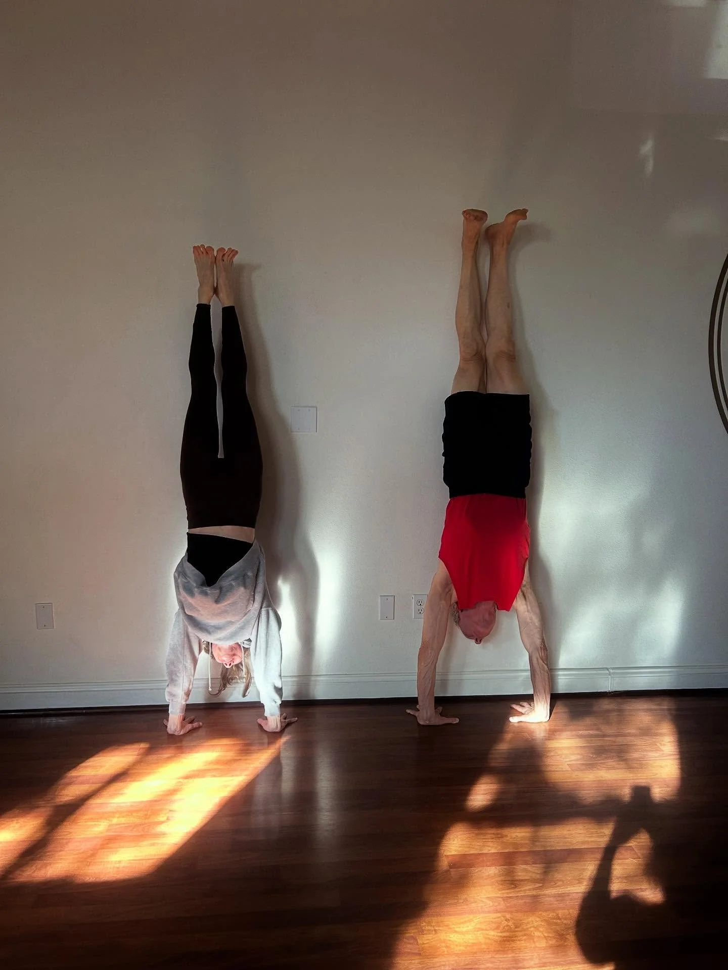 21 Day Gratitude Challenge Starting Nov 7th ππ½
Studies show practicing gratitude regularly reduces stress and anxiety, increases happiness, boosts self esteem and enhances resilience. It improves heart health, promotes better sleep and supports im