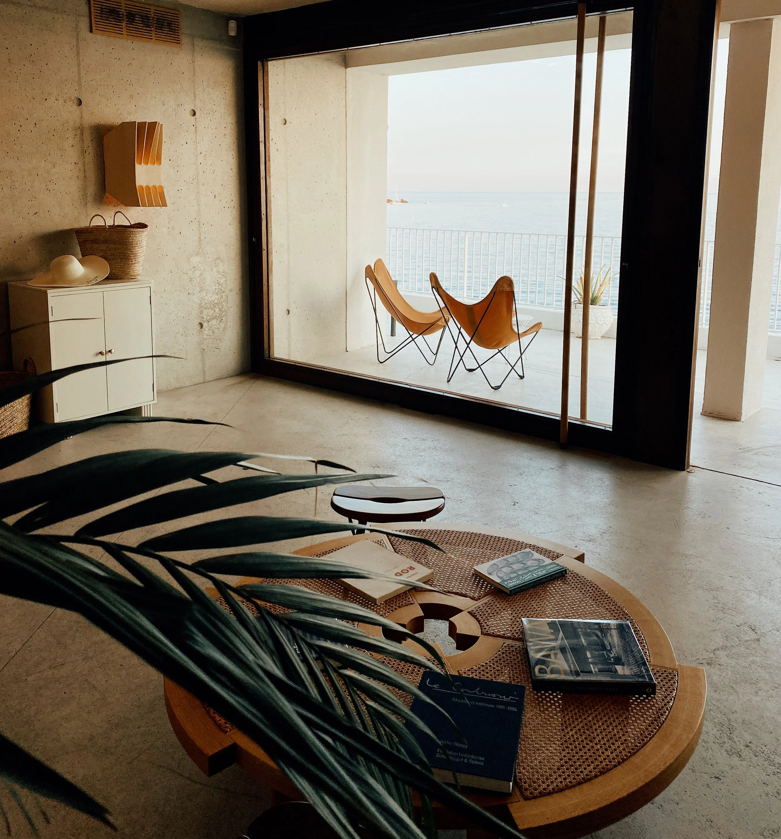 LES ROCHES ROUGES.JPG