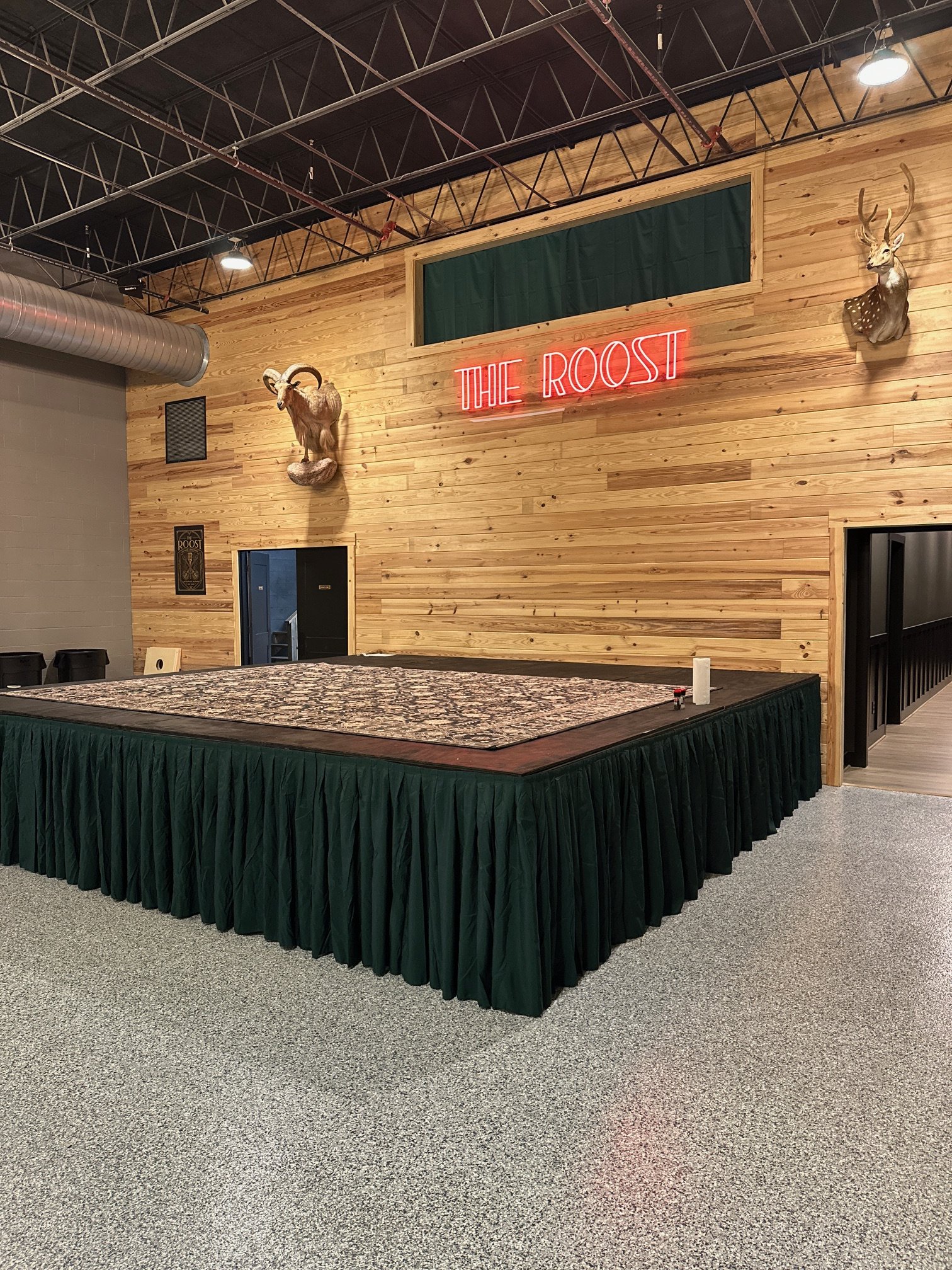 16 x 16 stage
