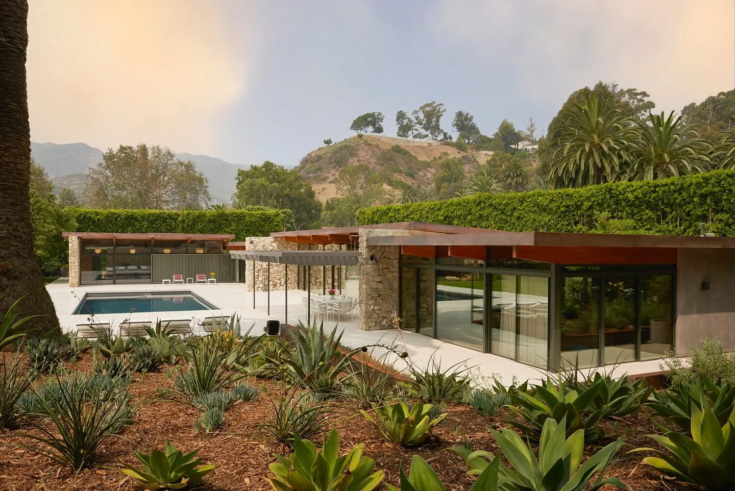 Welcome to The Mariposa House! 

&ldquo;Expansive glass walls look out onto the site&rsquo;s carefully landscaped gardens and unobstructed views of the mountains beyond, while plantings and natural topography provide absolute privacy from surrounding