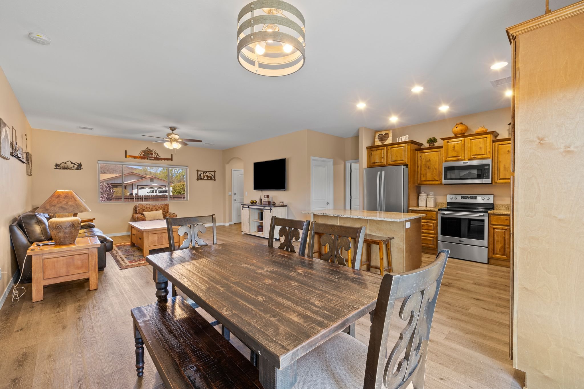059-Dining Room.jpg