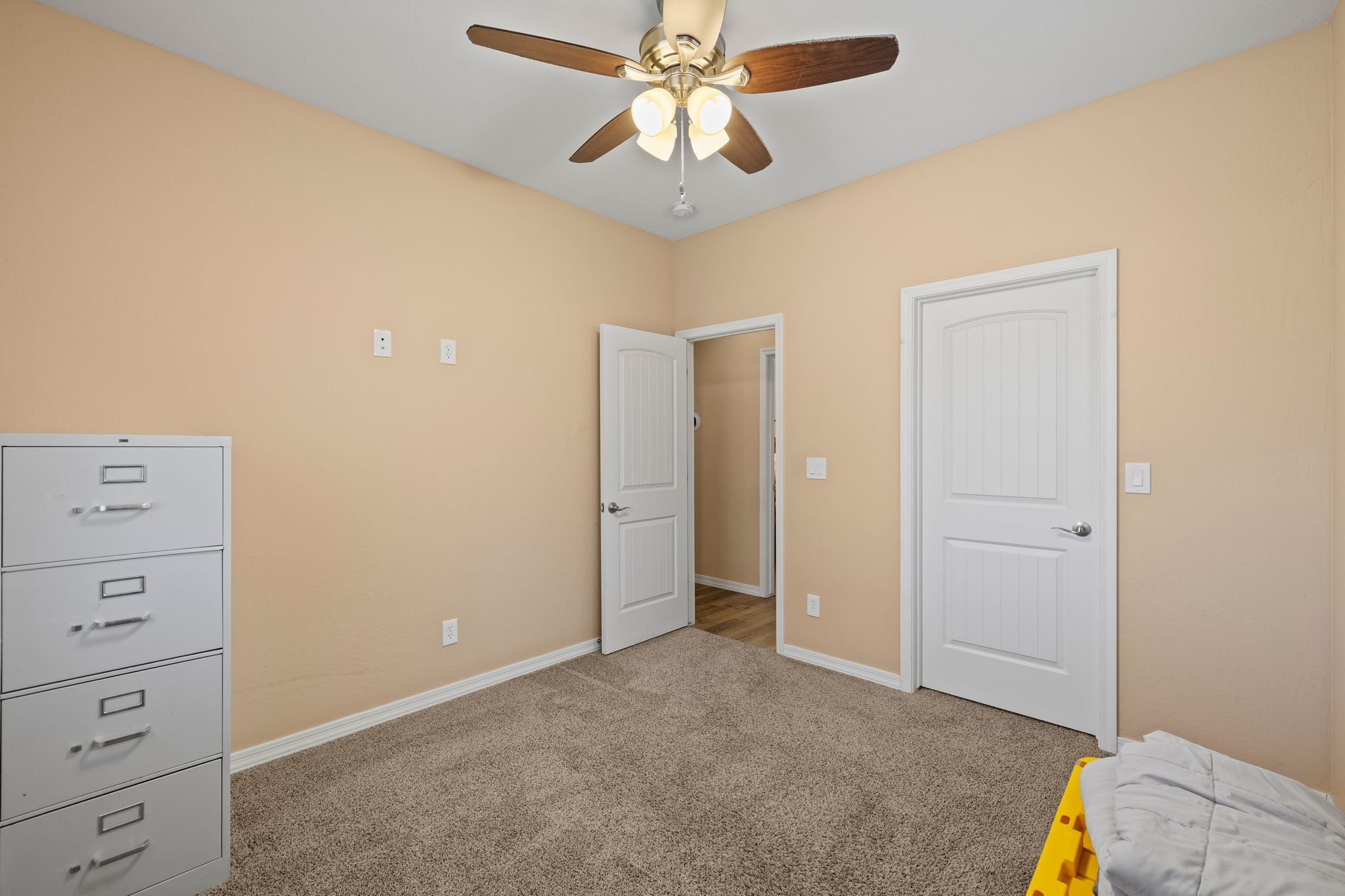 114-Bedroom #1.jpg