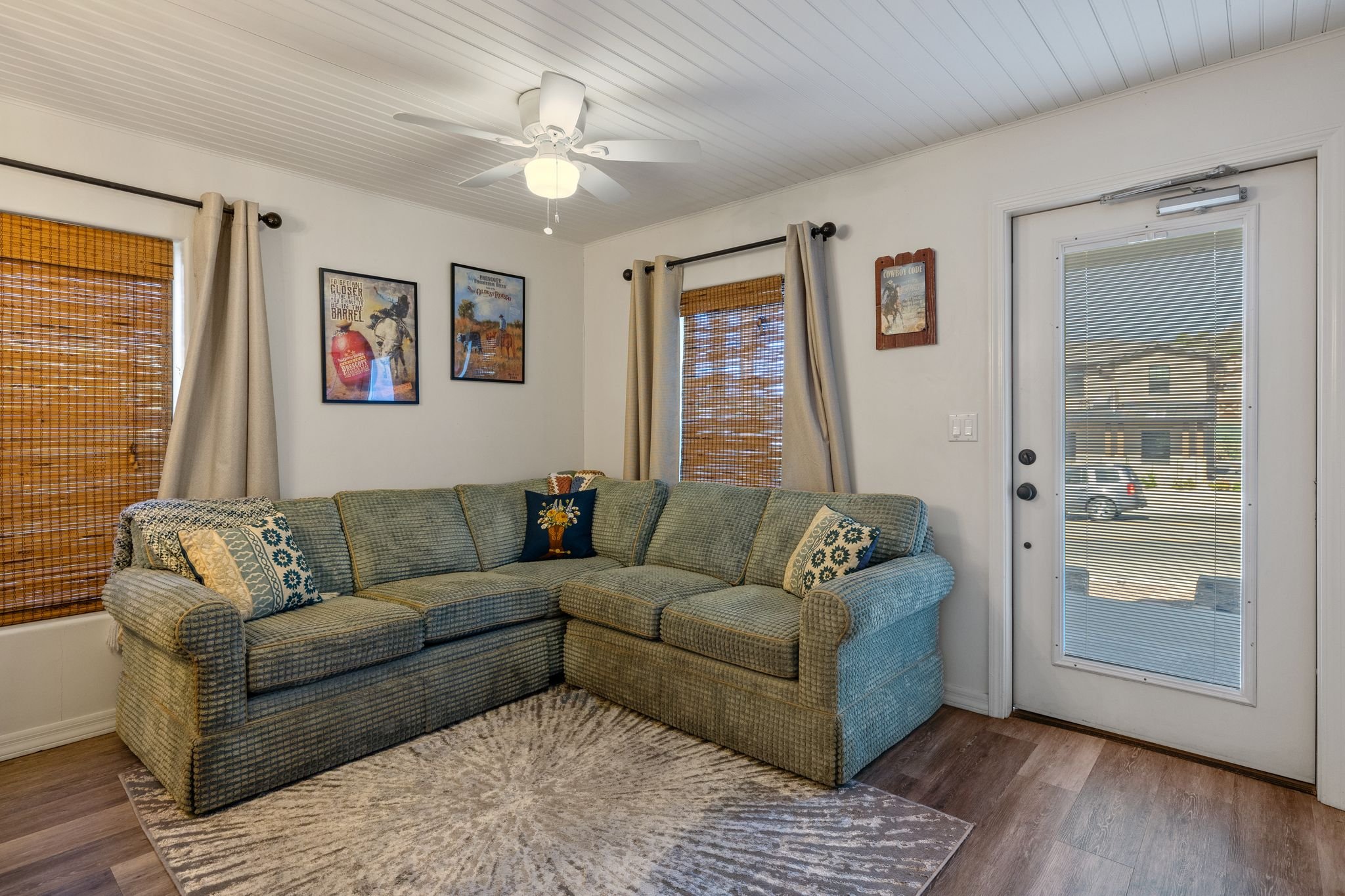 034-Living Room.jpg