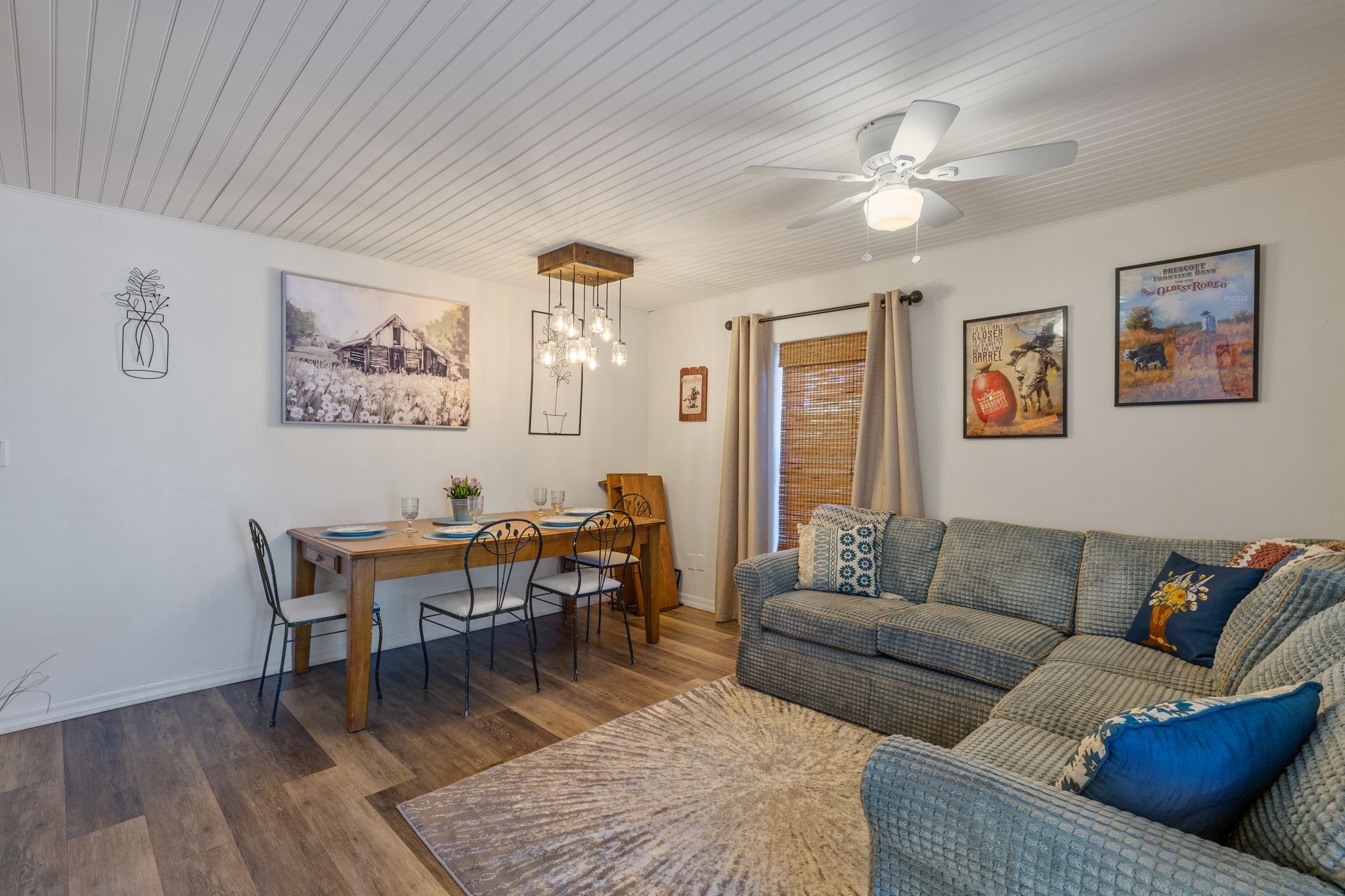 044-Living Room.jpg