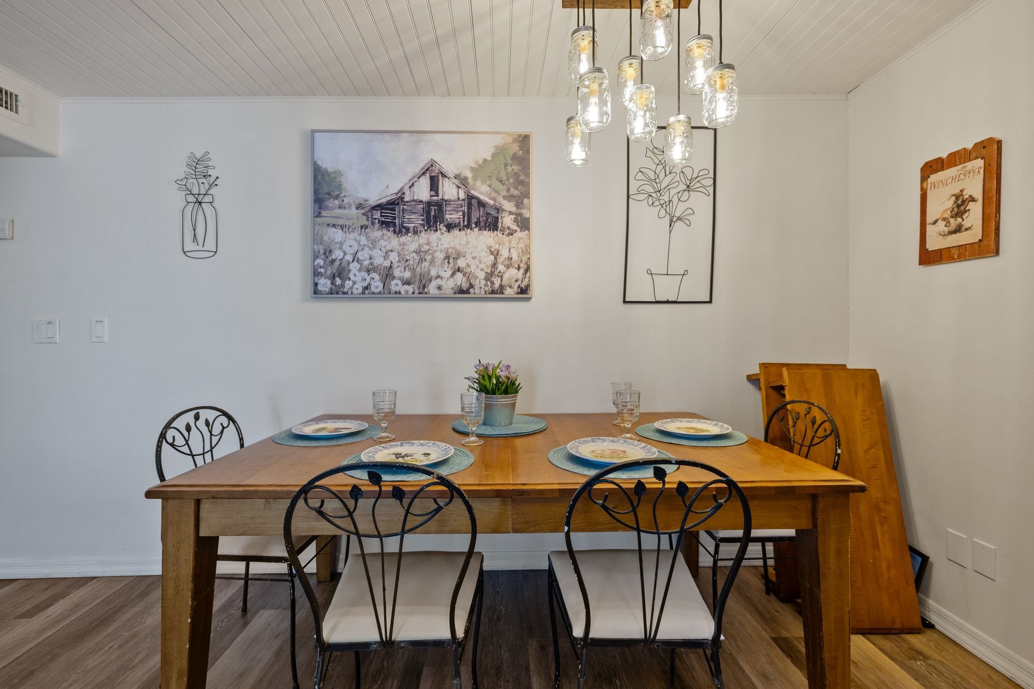 054-Dining Room.jpg