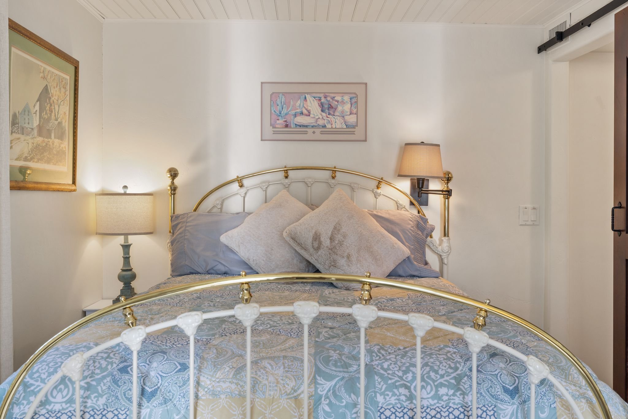 104-Primary Bedroom.jpg