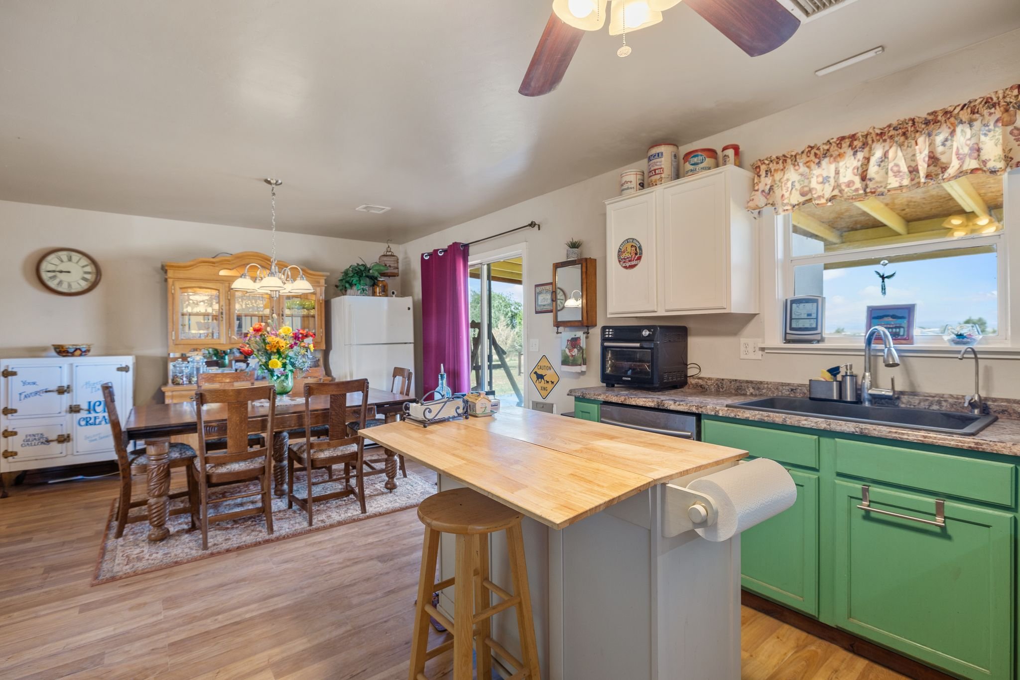 014-Kitchen.jpg