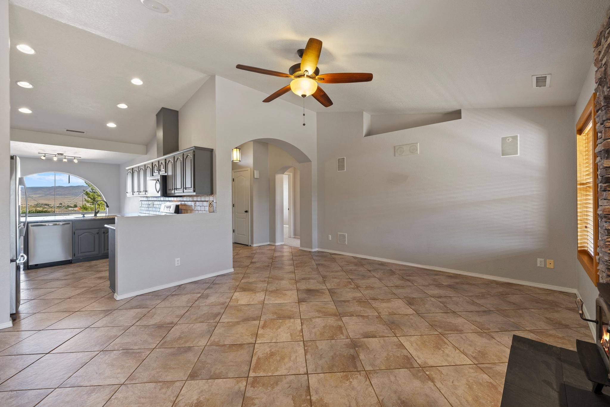 115-Living Room.jpg
