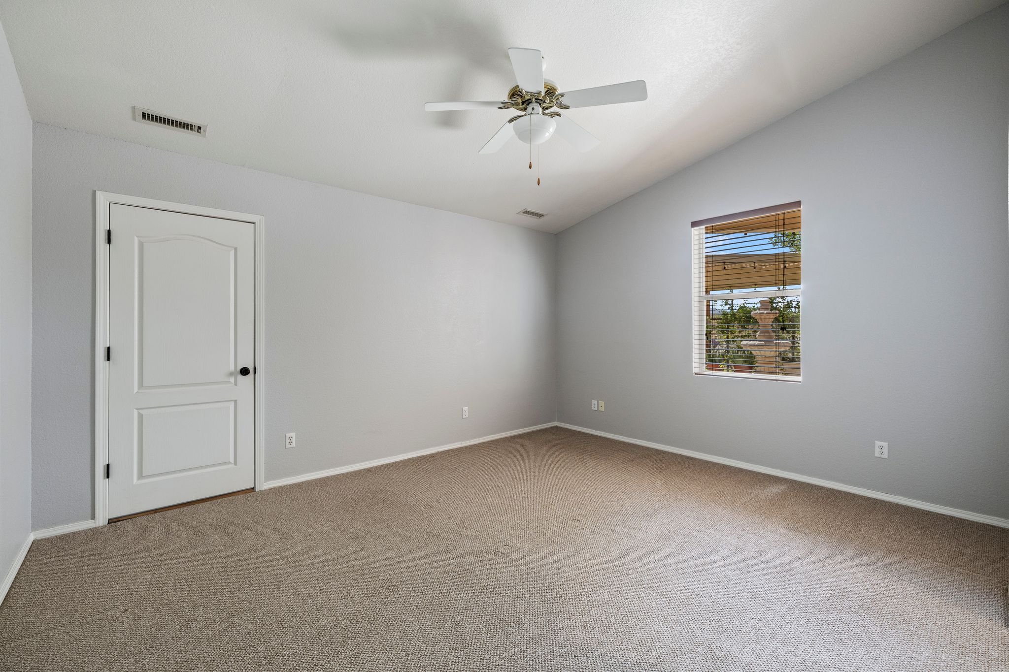 199-Primary Bedroom.jpg