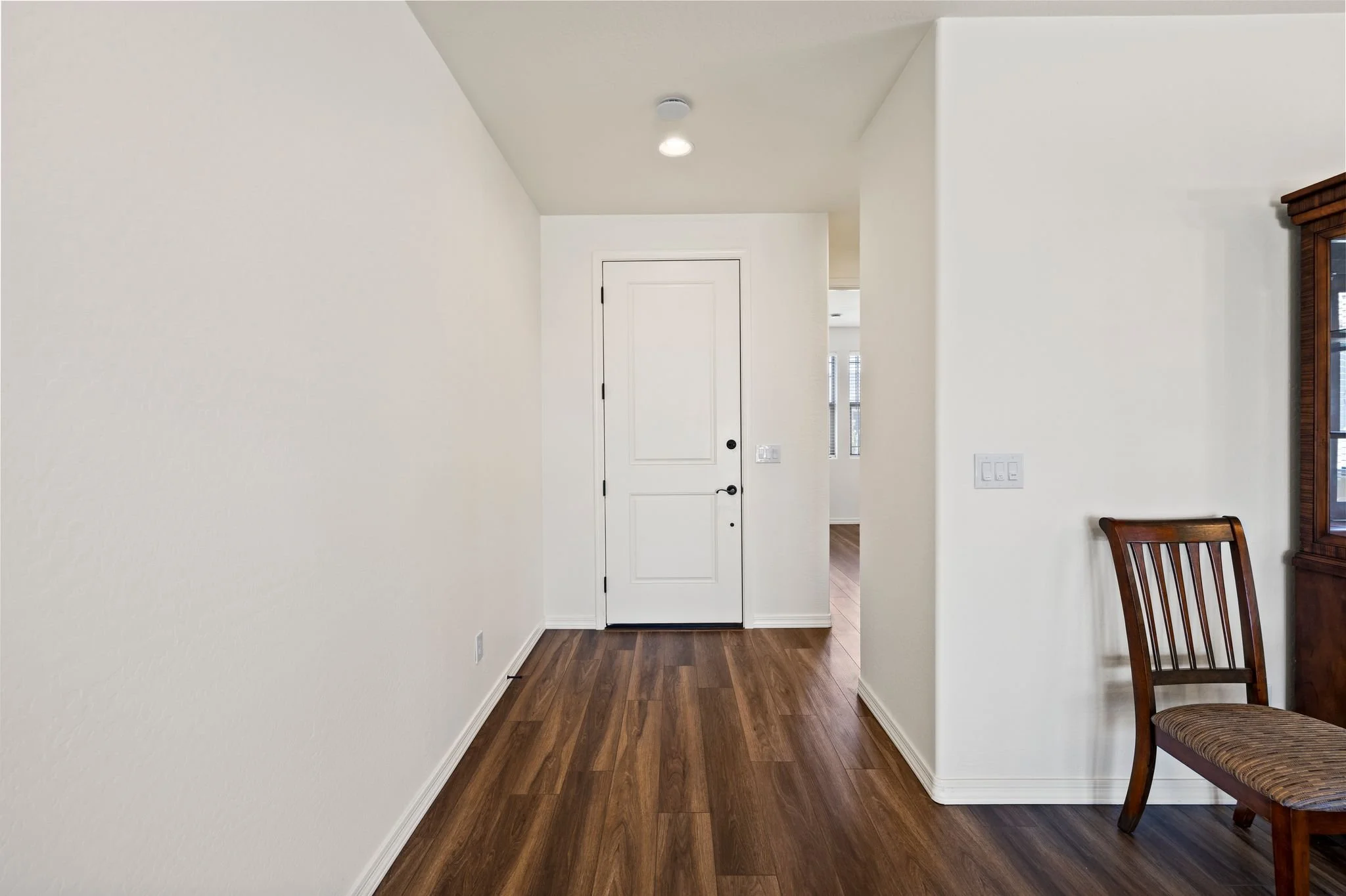 040-Front Entry.jpg