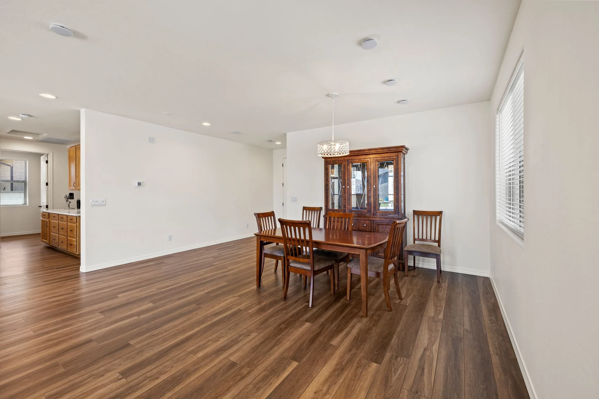 055-Dining Room.jpg
